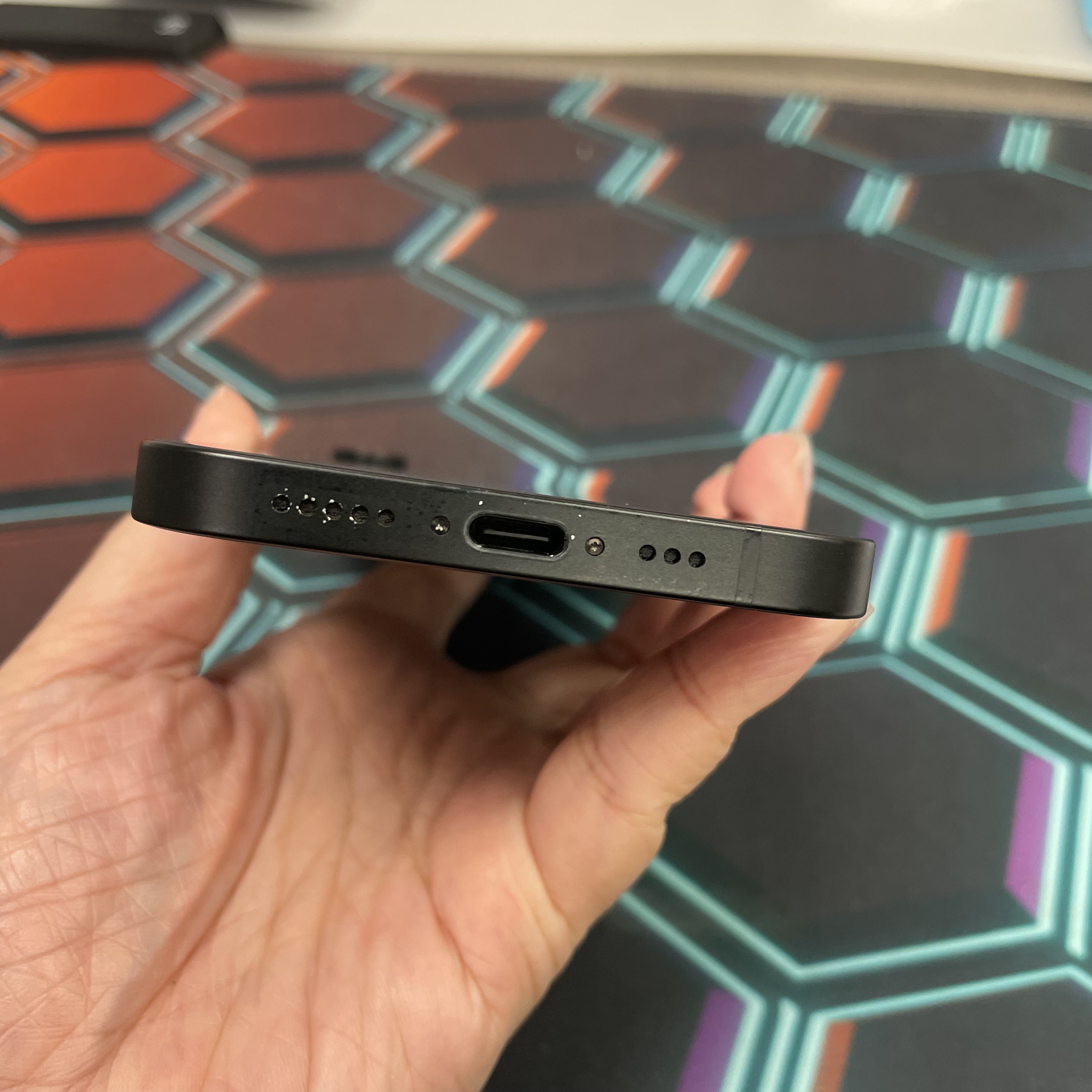 *7668 16e 勁靚機 128GB 電91 黑色 black