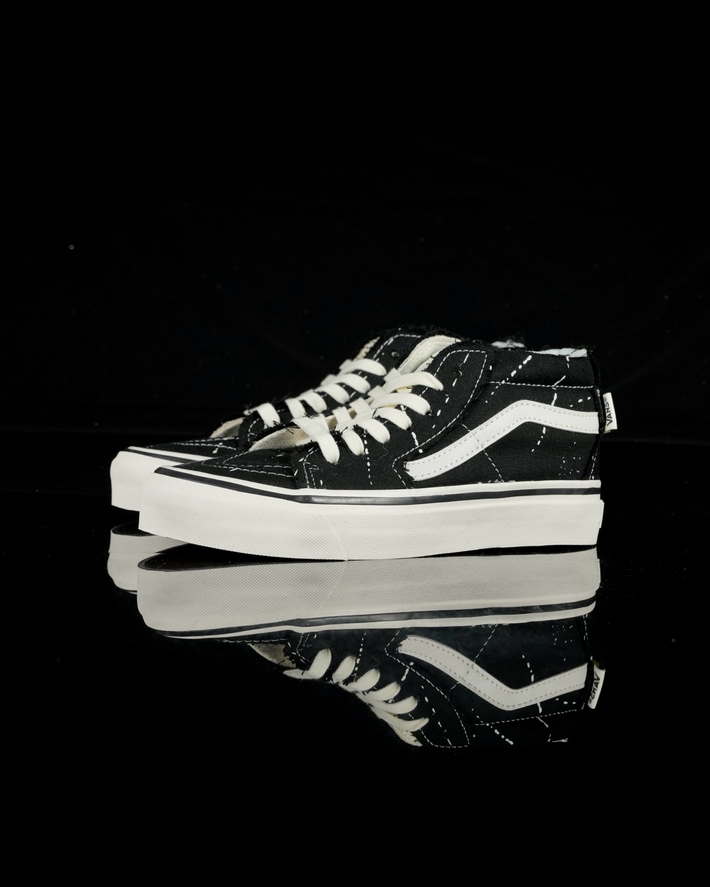 Vans x Invincible Sk8-Mid Reissue