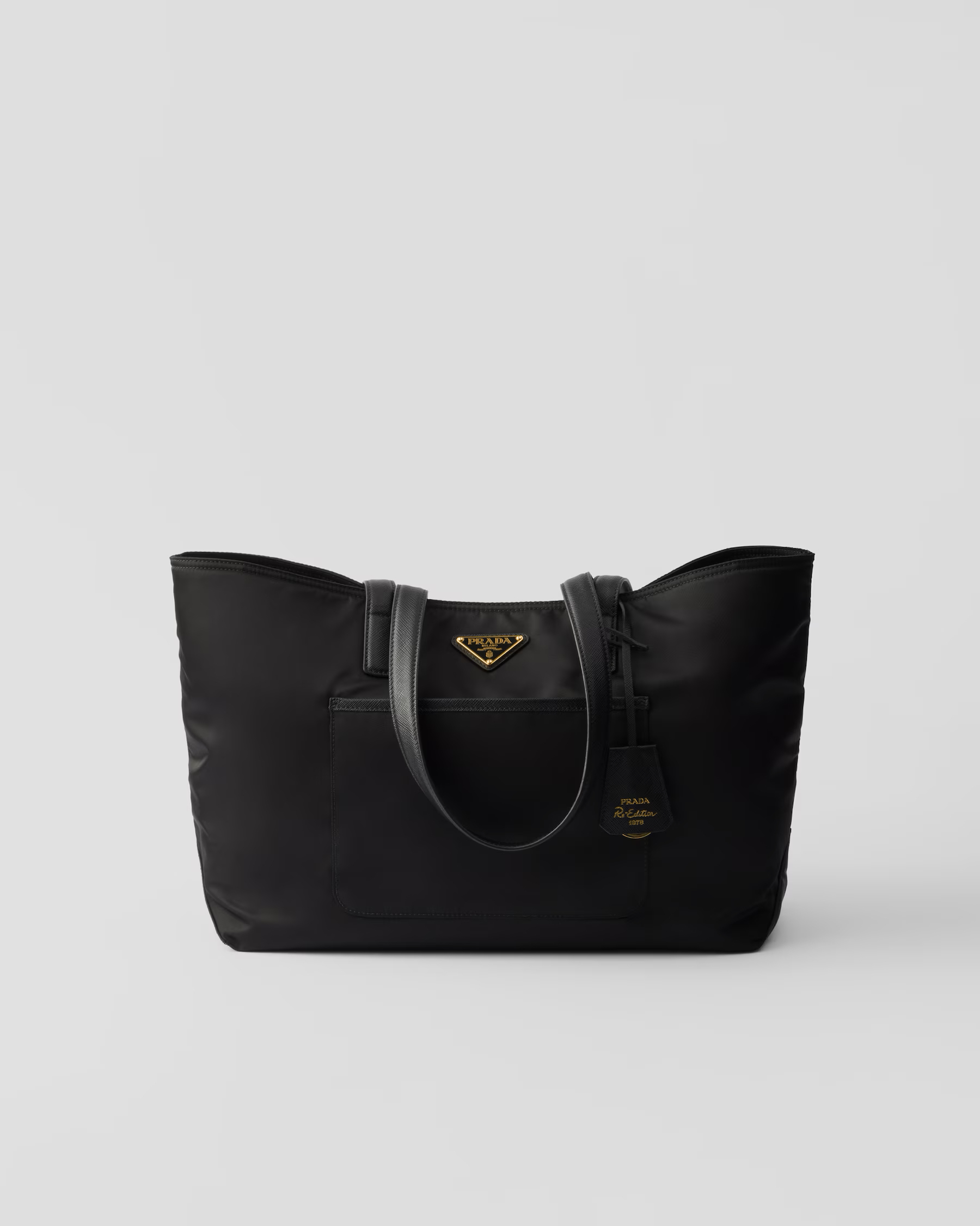 精選貨品優惠🩷訂貨🍒Prada 1978 Medium tote bag  經典款皮質肩帶！使用率超高！放到A4  Size 35x26x15cm
