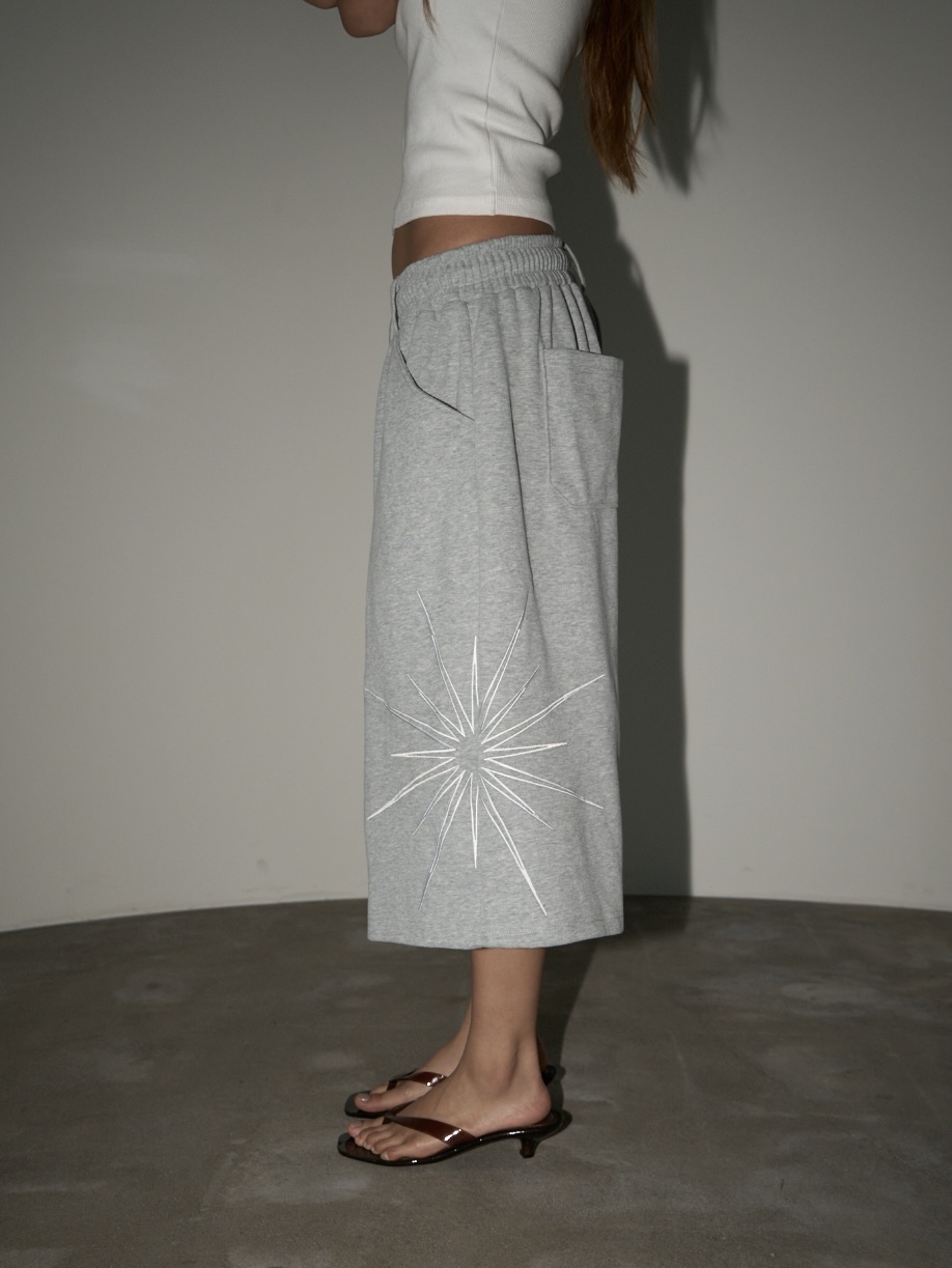 Graphic Star Bermuda Shorts