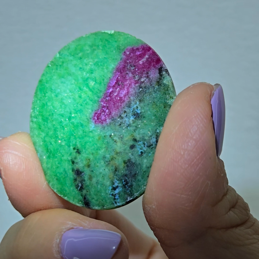 Ruby in zoisite cabochon with strong UV - RBY51