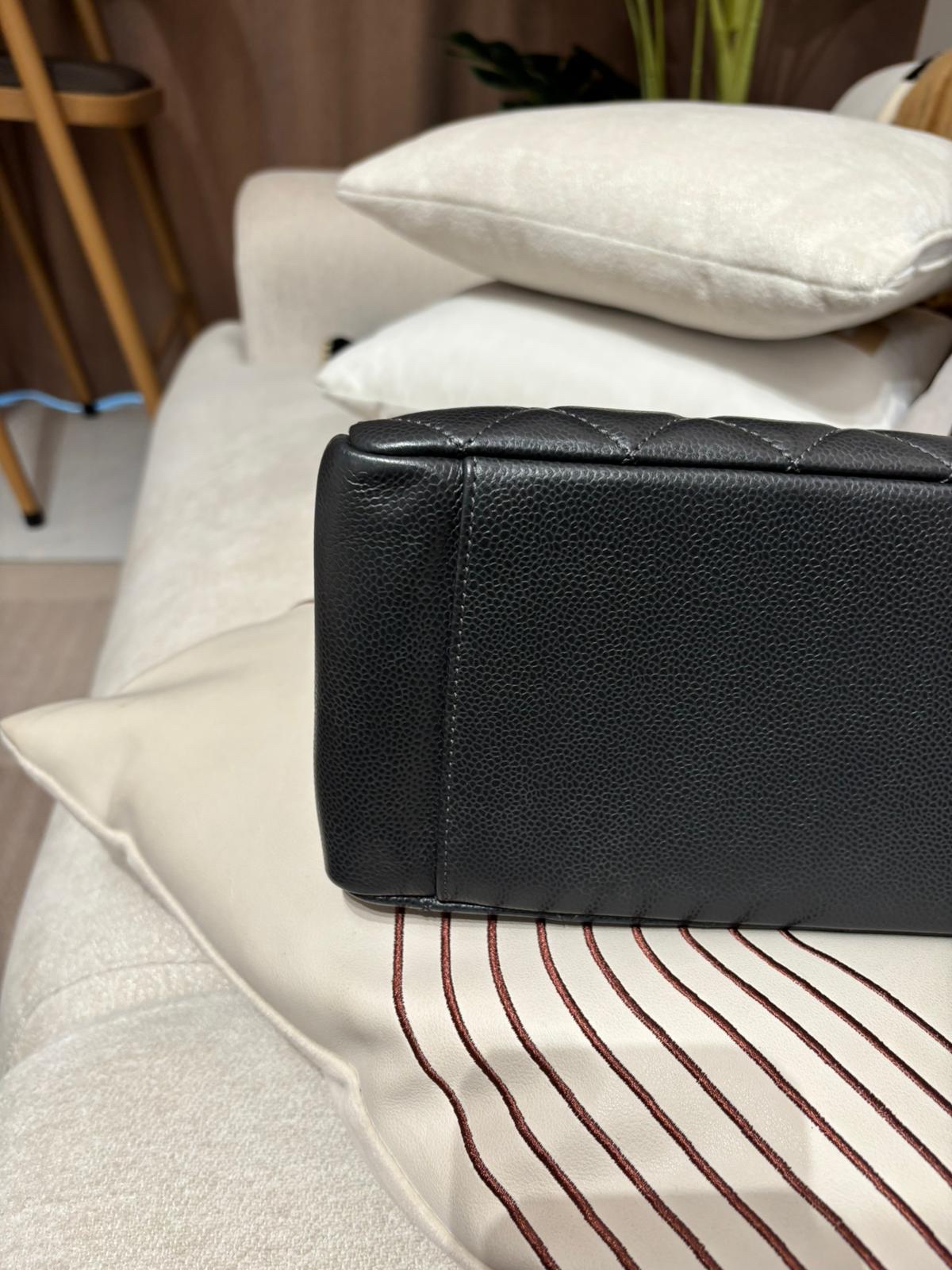 Chanel Gst grand shopping tote bag 100%Authentic, 95%New  ✅18card✅Dust bag