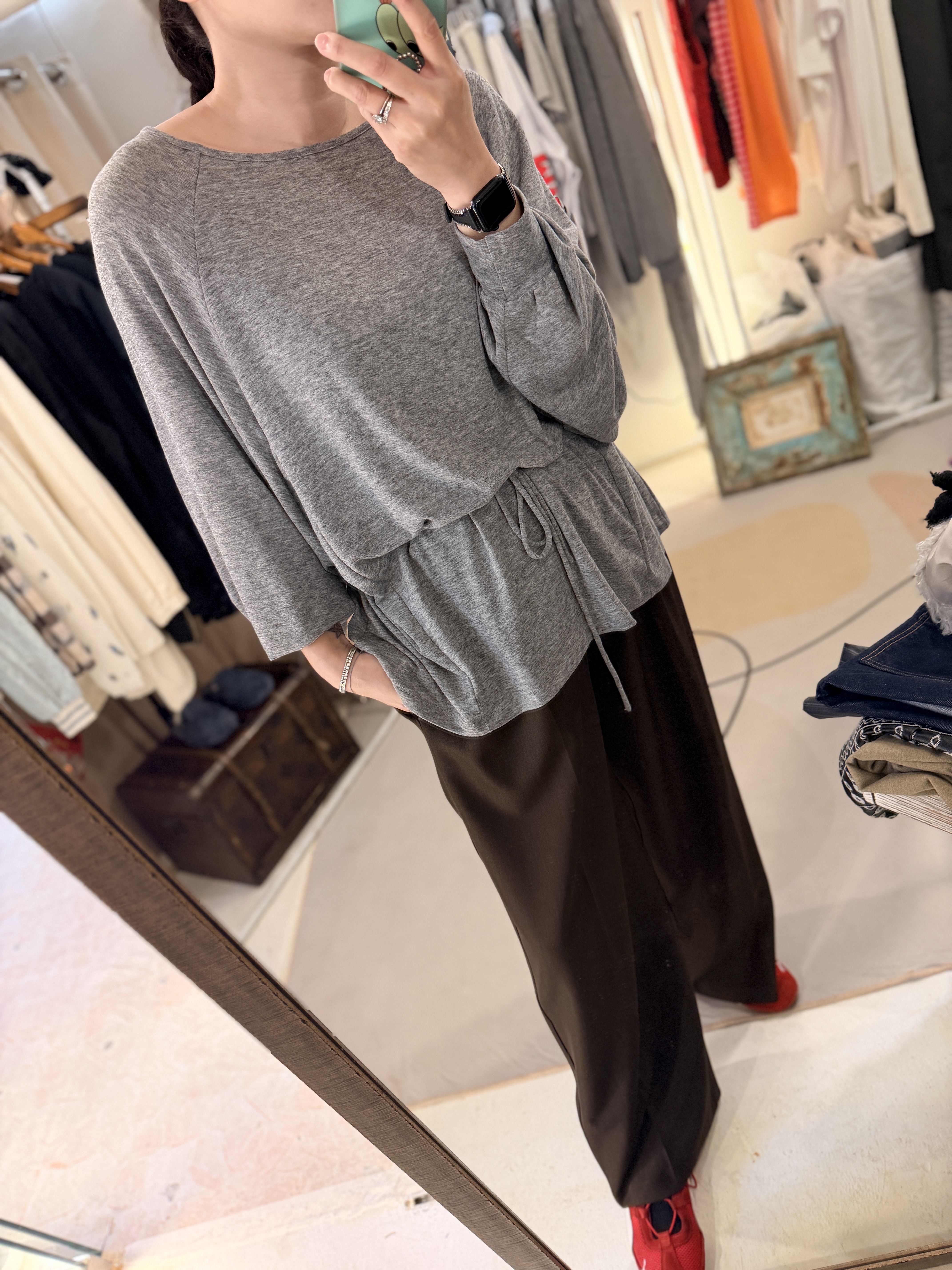 Loose details top