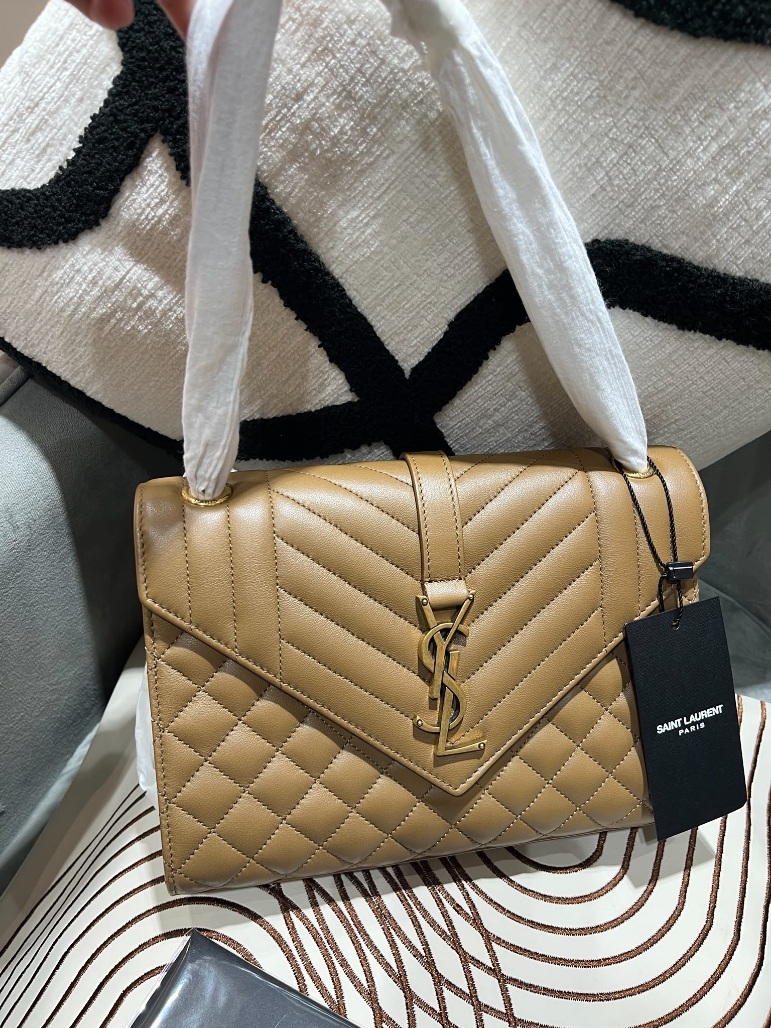 全新 YSL Envelope Medium Chain Bag 100%Authentic, Brand New 全新 ✅Tag✅Dust bag