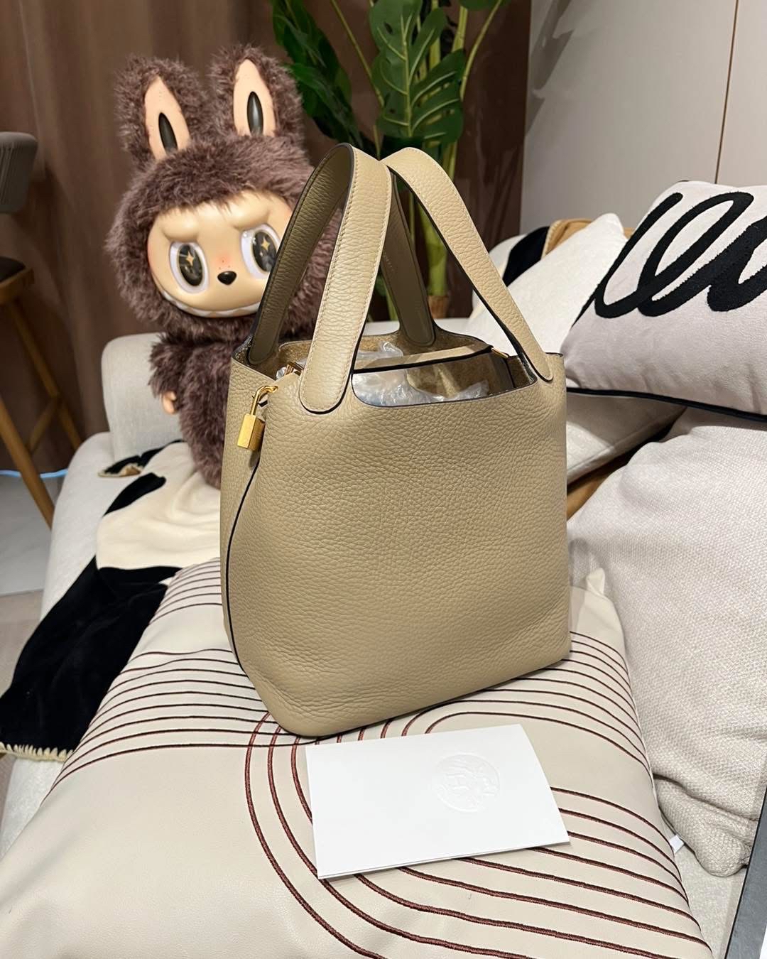 全新 Hermes Picotin 22,STAMP W,馬爾法米金扣 100%Authentic ,全新 ✅專門店收據✅key lock✅dust bag✅box