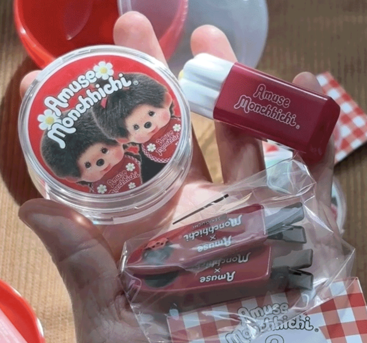 韓國 Amuse x Monchhichi 限定 迷你扭蛋彩妝套裝 Tint +氣墊+髮夾 | Quick Makeup Mini Gacha