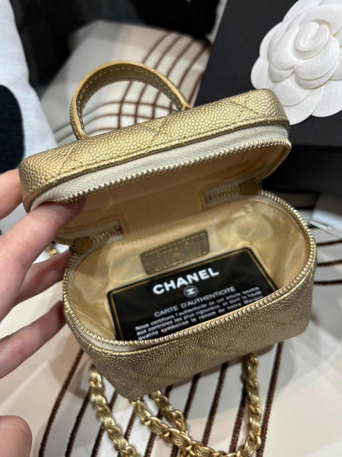 未使用品 Chanel mini vanity with handle 金色限量 100%Authentic ,Unused  ✅CARD✅dust bag✅BOX
