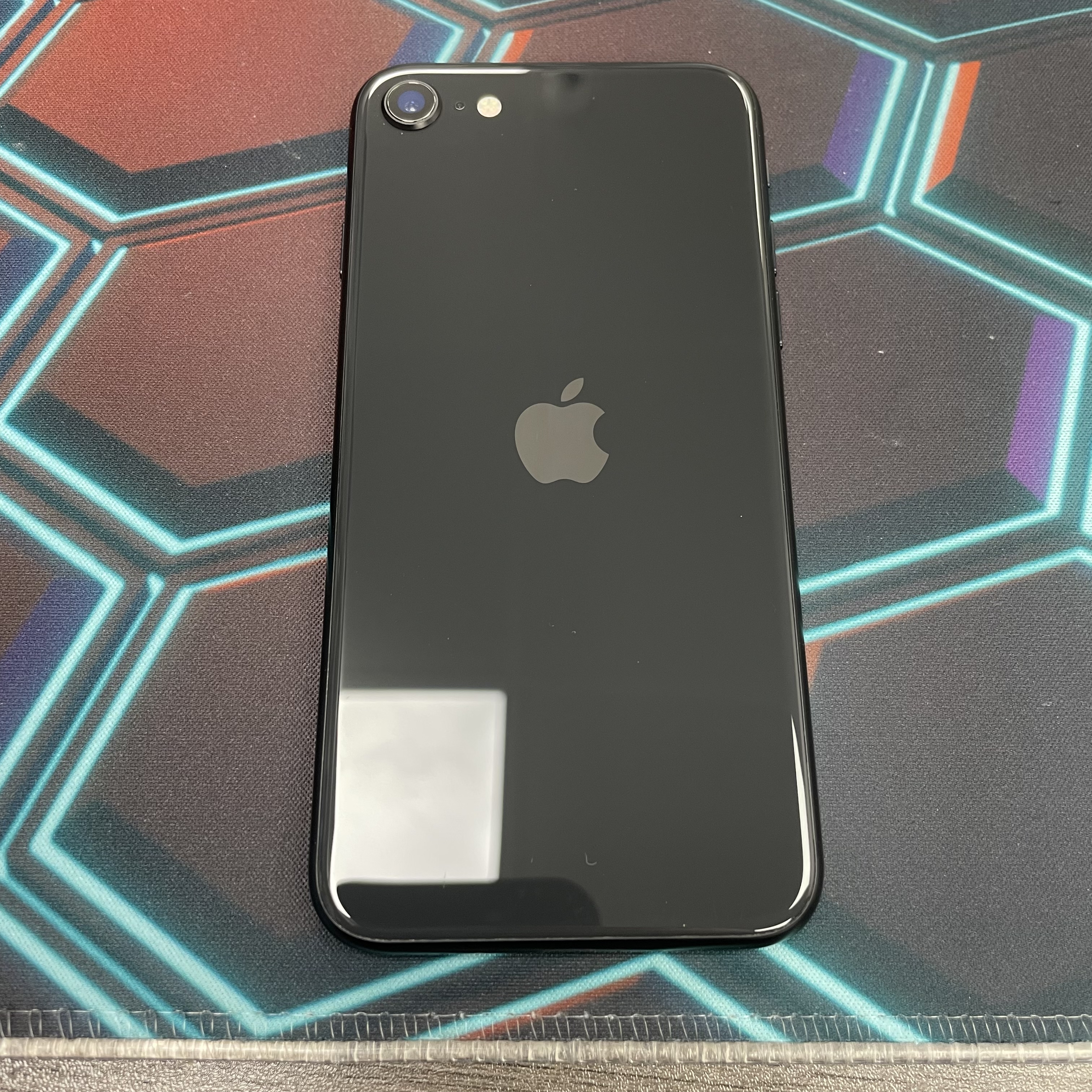 *7004 SE 2 完美機 128GB 電70 黑色 black