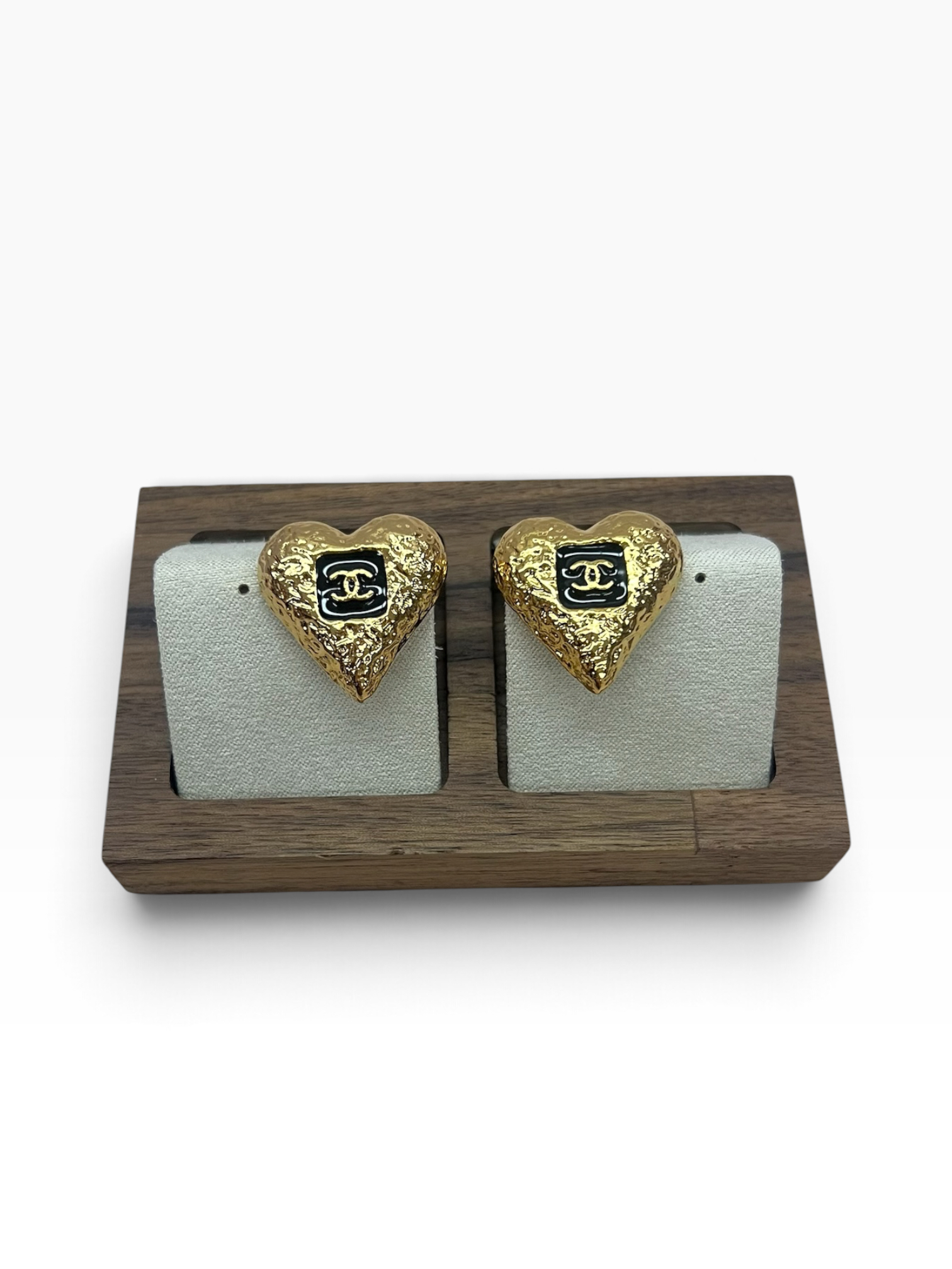 Pre-Owned CHANEL Heart Stud Earrings / Product Code: 100307