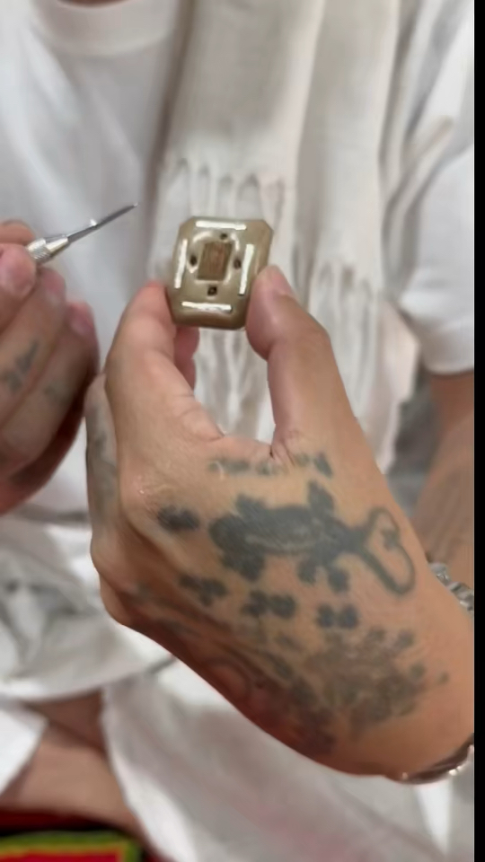  阿贊屋泰 暗黑法本原型 【庫癡貝八角locket】（男女都可佩戴） 