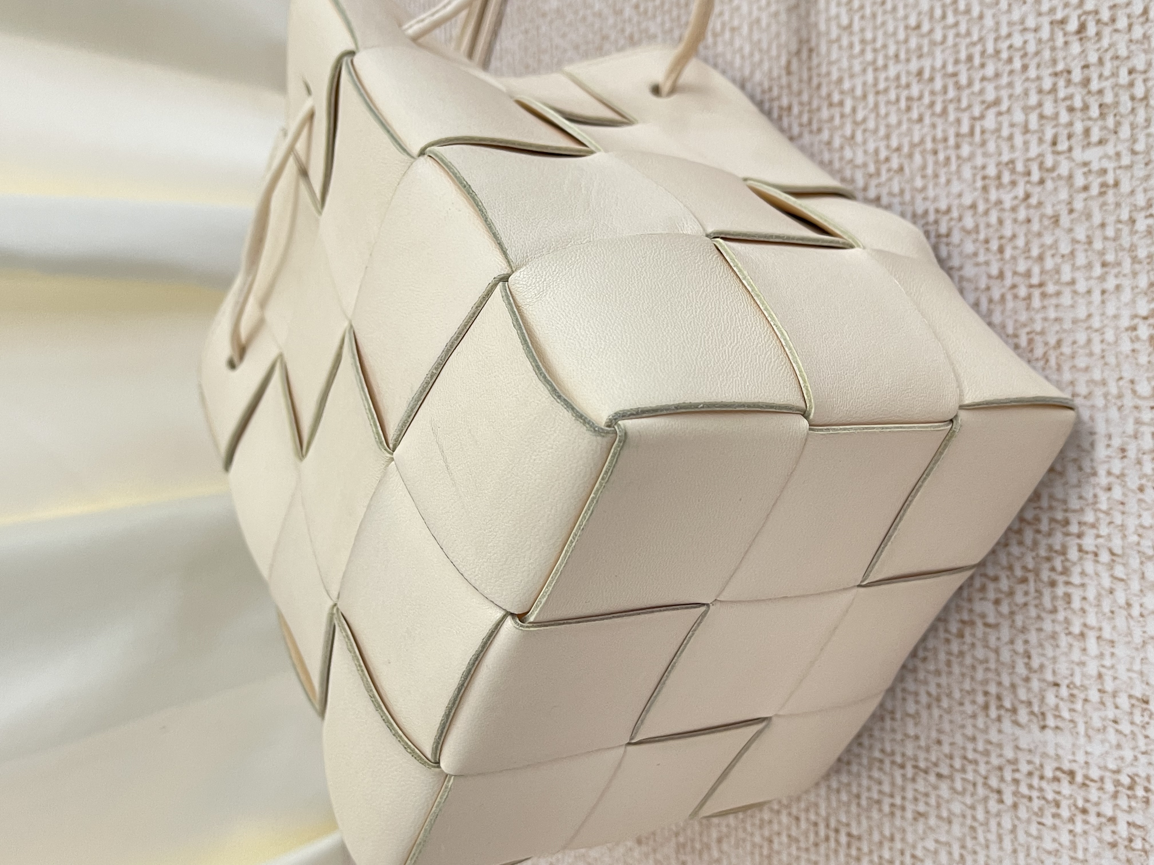 Pre-owned Bottega Veneta Cassette Bucket Bag/ Product Code: 26042401