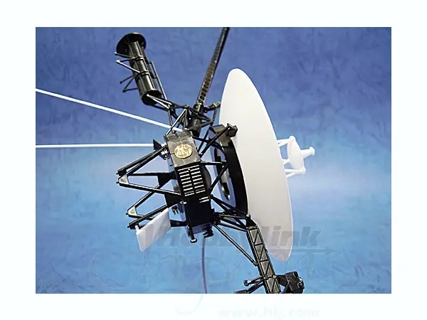 1/48 Unmanned Space Probe Voyager w/Mission Emblem Patch