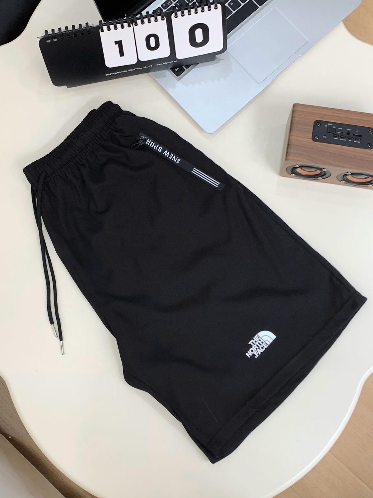 $65條。2條起$55條。Tnf 冰絲速乾五分運動褲