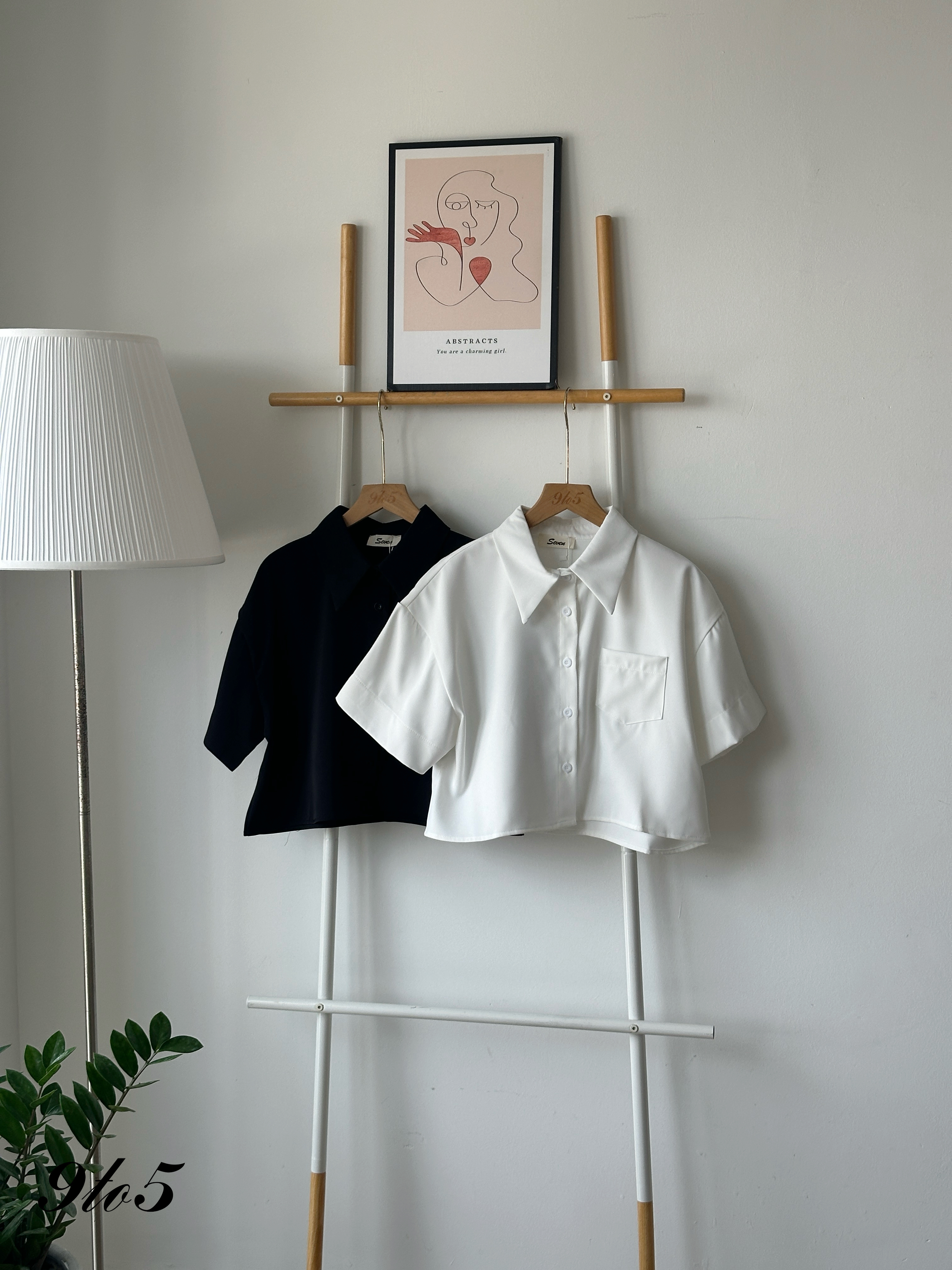 T4158 Classic Crop Shirt - Black & White