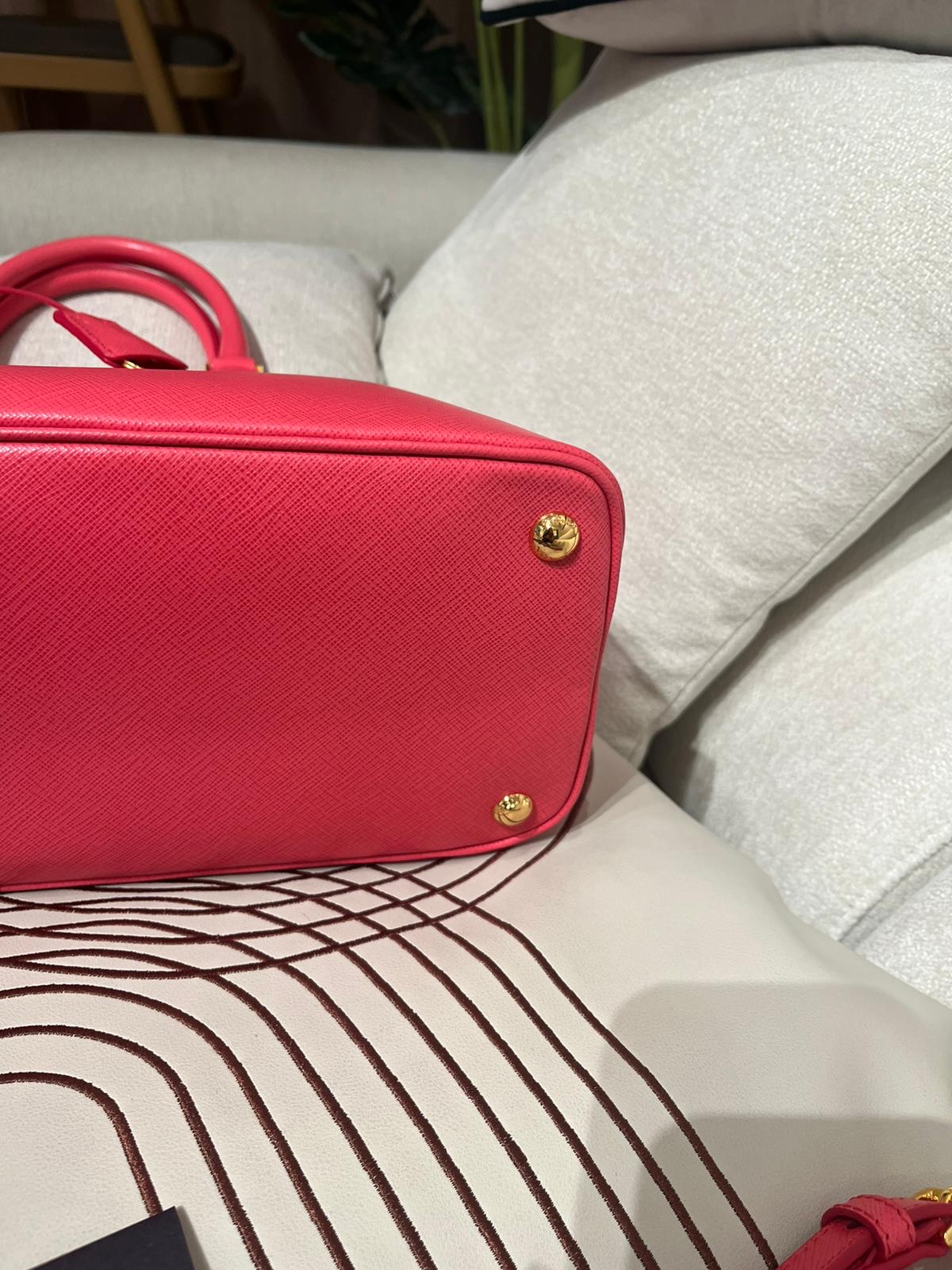 Prada 2Way Bag 十字紋牛皮 100%Authentic, 98%New✅證書✅dust bag