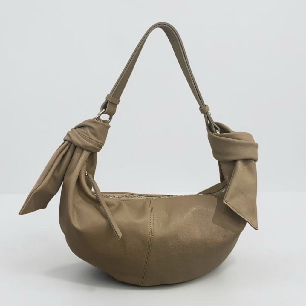 【新品牌Lampas】預訂_Soft Lambskin Knot-Detail Bag By Lampas