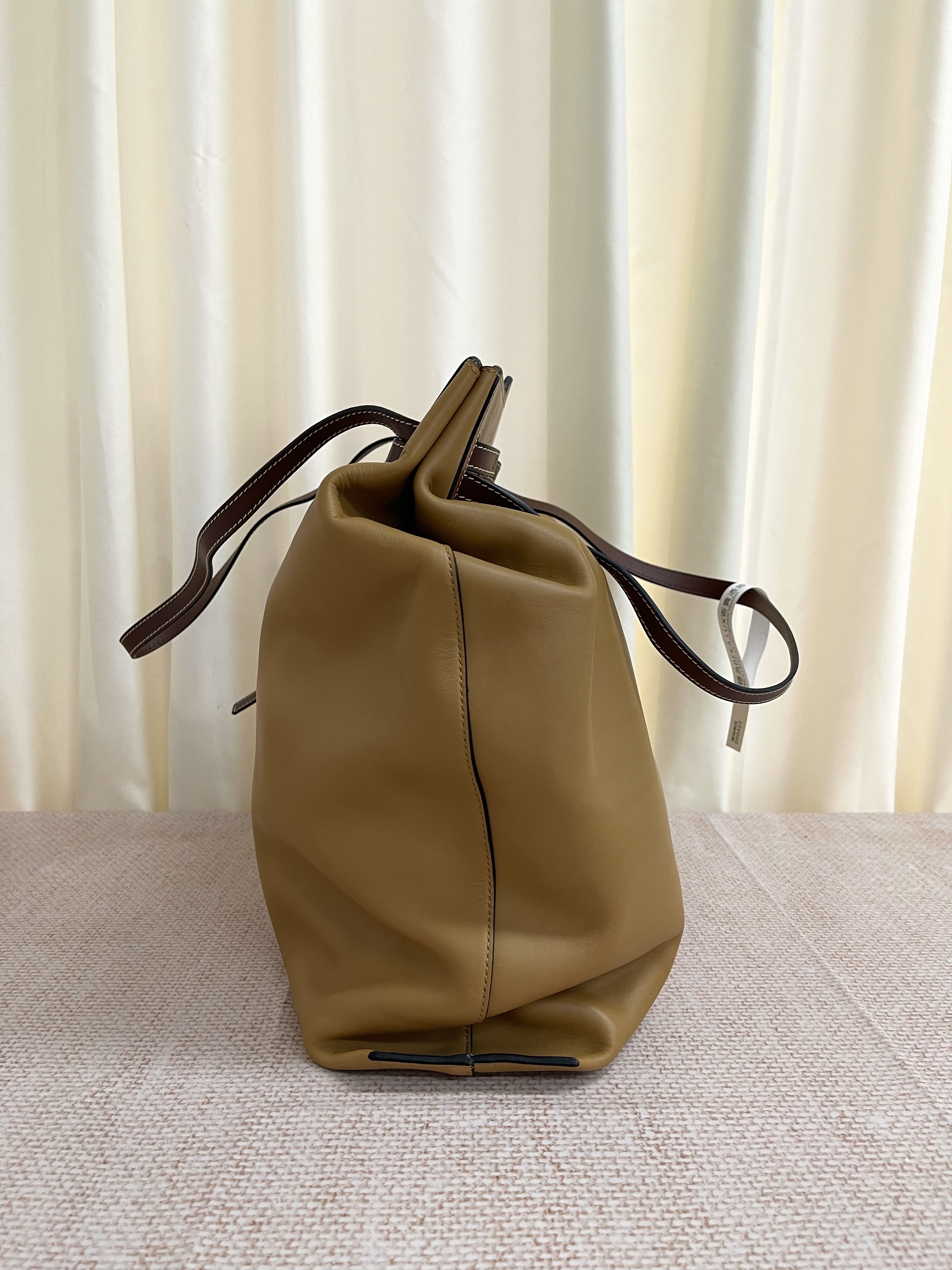 Pre-owned Loewe Lazo Tote Bag/ Product Code: 26021506