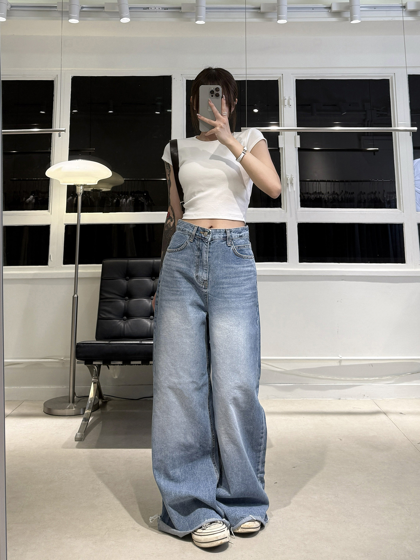 𝐇𝐢𝐠𝐡 𝐰𝐚𝐢𝐬𝐭 𝐜𝐮𝐟𝐟𝐞𝐝 𝐫𝐞𝐥𝐚𝐱𝐞𝐝 𝐝𝐞𝐧𝐢𝐦 𝐣𝐞𝐚𝐧𝐬