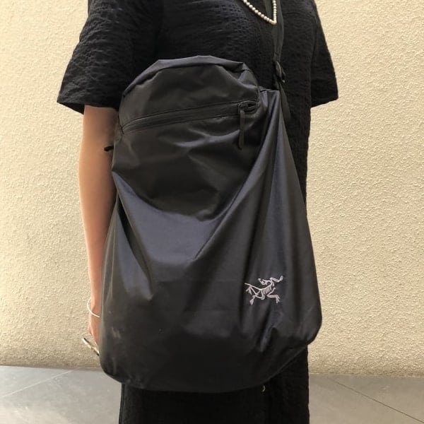 定番入荷 ARC'TERYX アークテリクス Heliad Tote 12L | asociatiahaero.ro