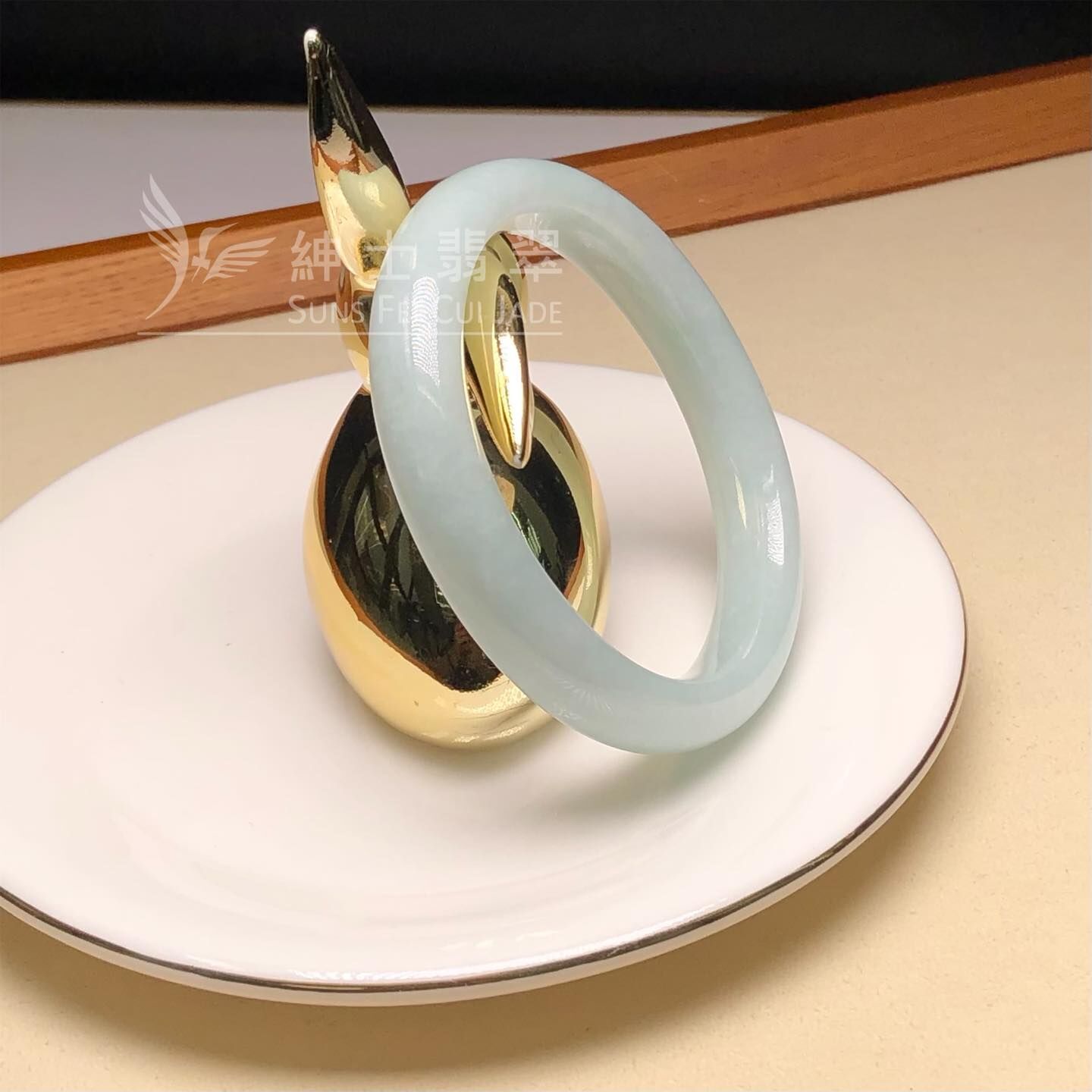 擺三橋蘋果綠貴妃鐲54.4mm