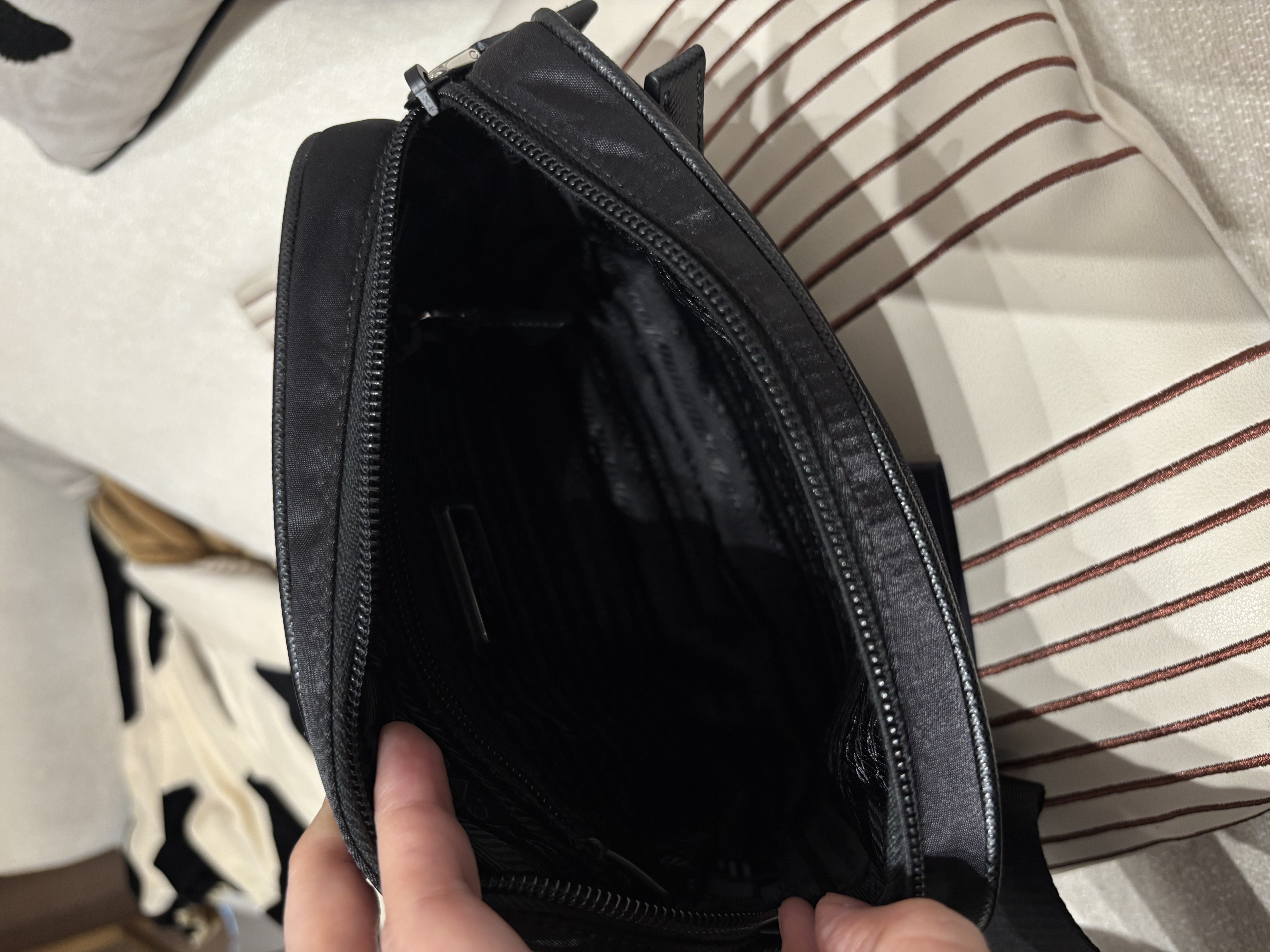 全新Prada re-nylon crossbody bag 100%Authentic ,Brand New ✅nfc,booklet✅塵袋