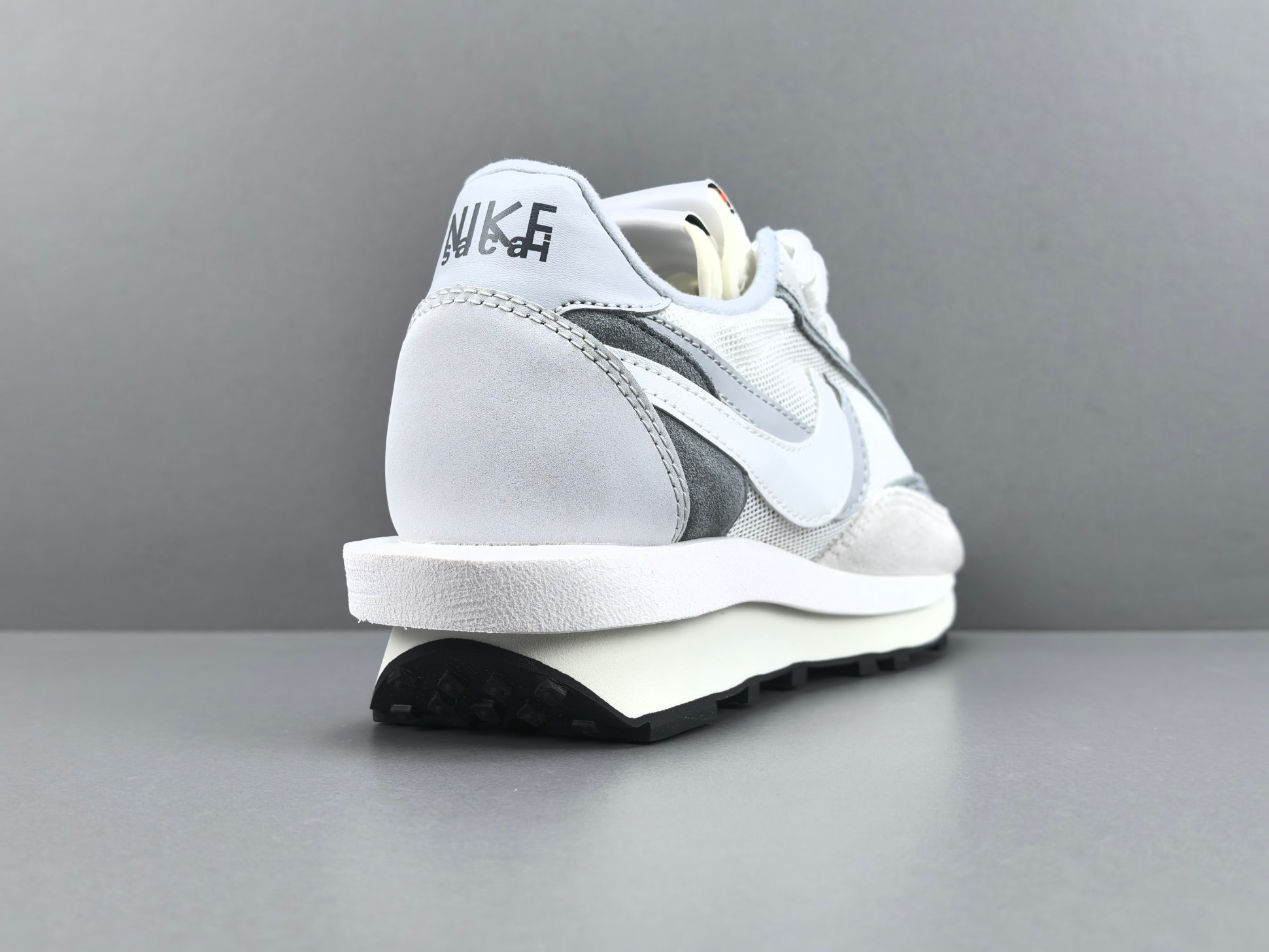 Nike LD Waffle Sacai Summit White  BV0073-100