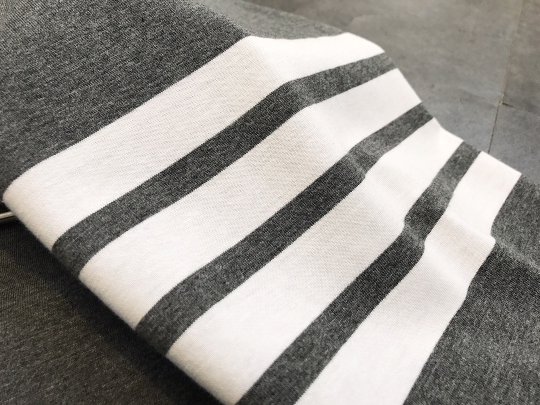 THOM BROWNE 加絨連帽拉鍊外套