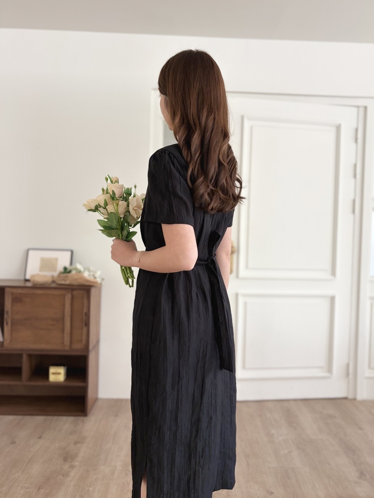 Lune Textured Dress (Black)
