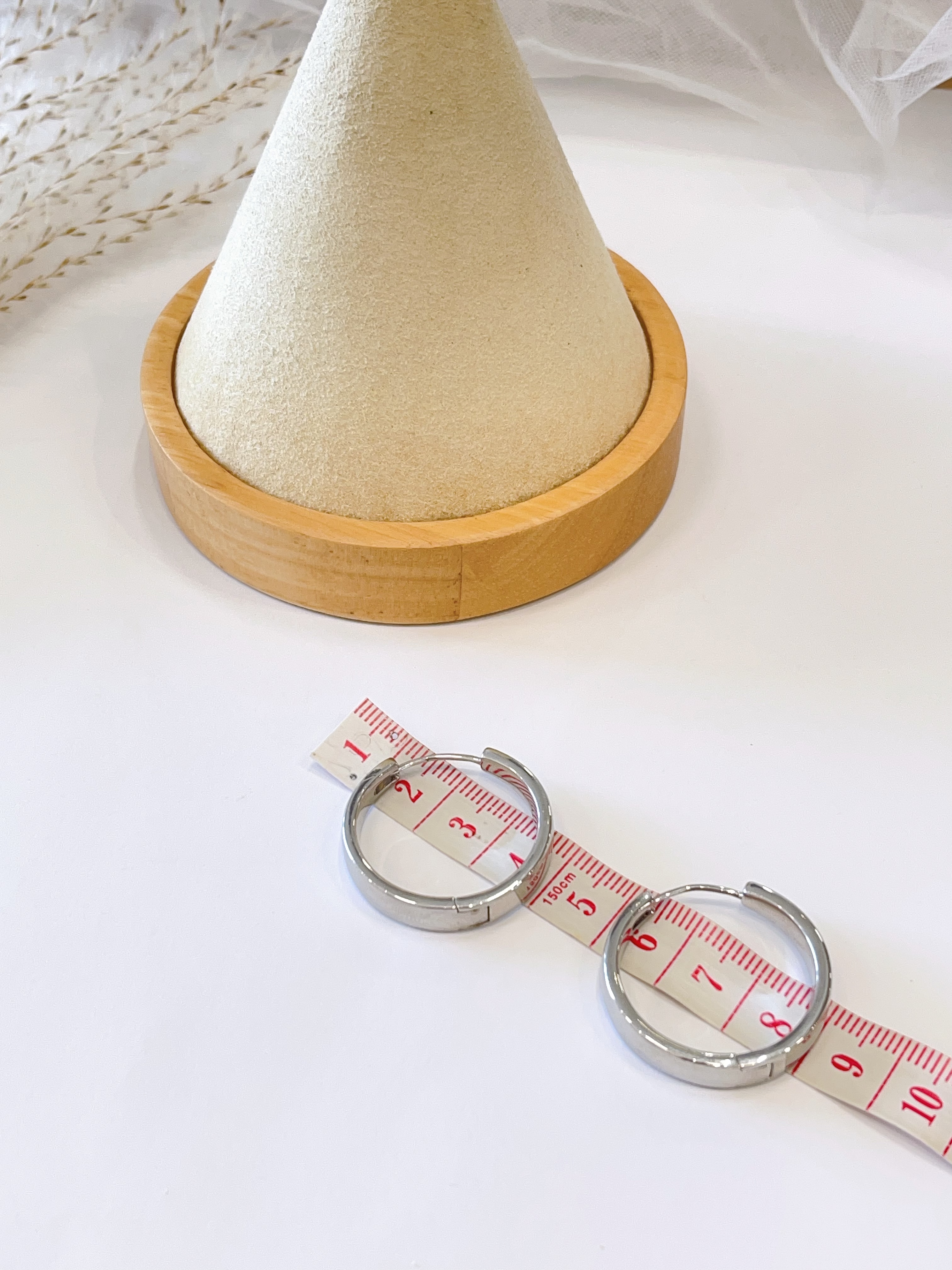 日常也可佩戴的简约素圈耳扣耳环