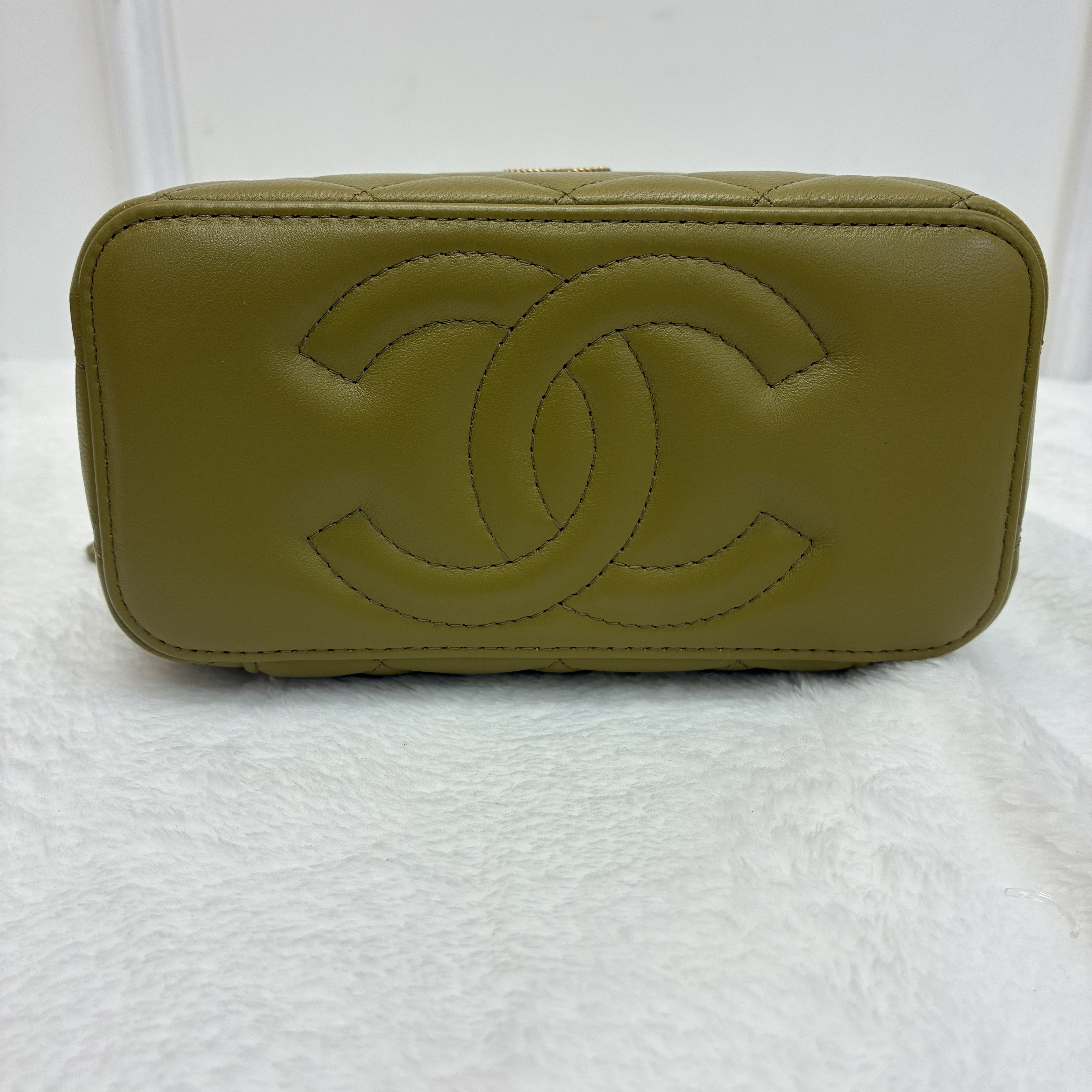 Chanel金絲手柄化妝包 低調芥末黃 有鏡✅