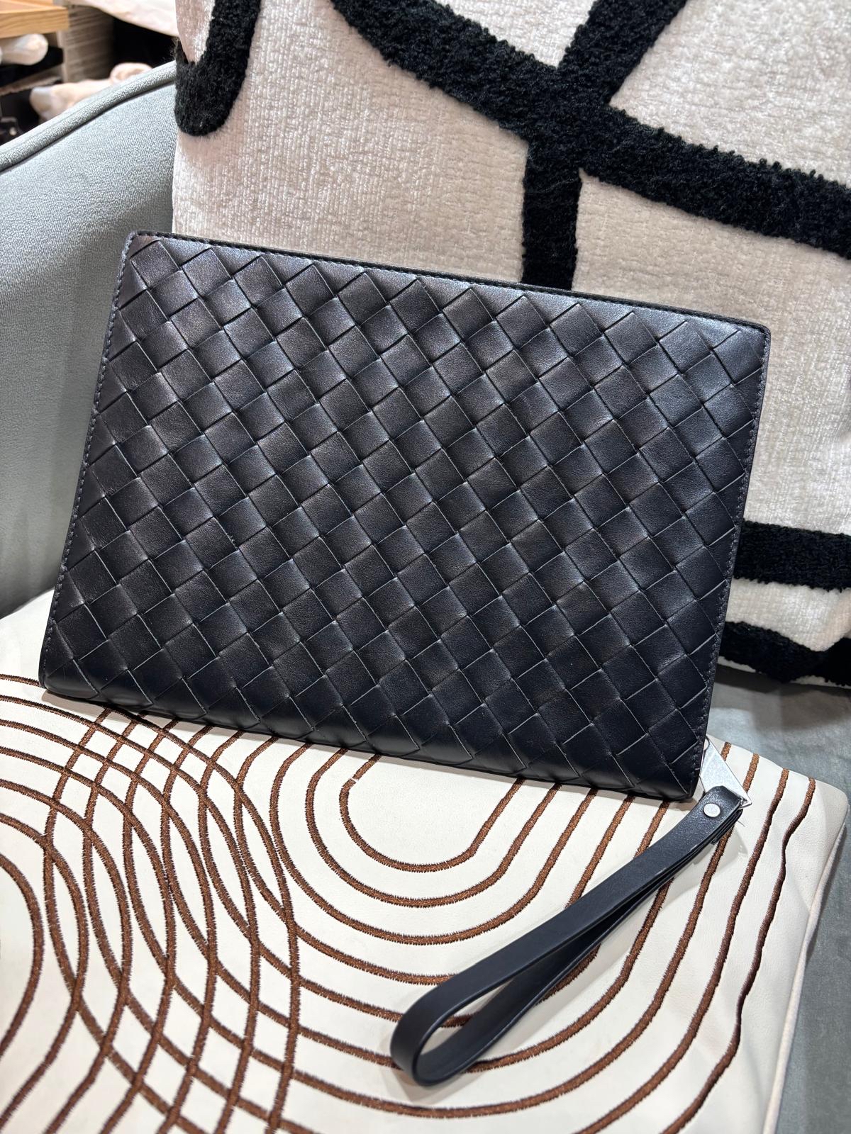 Bottega Veneta BV Intrecciato Document Case clutch 100%Authentic, 98%New ✅Dust bag