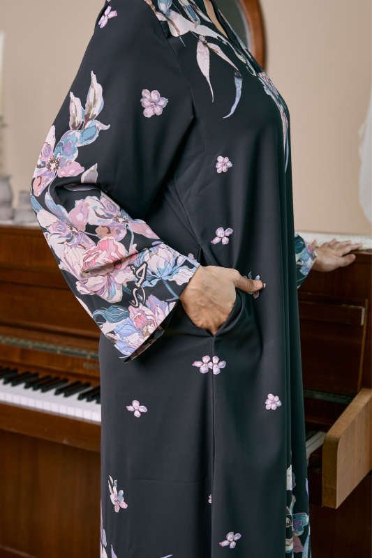 DILLA in Black Batik
