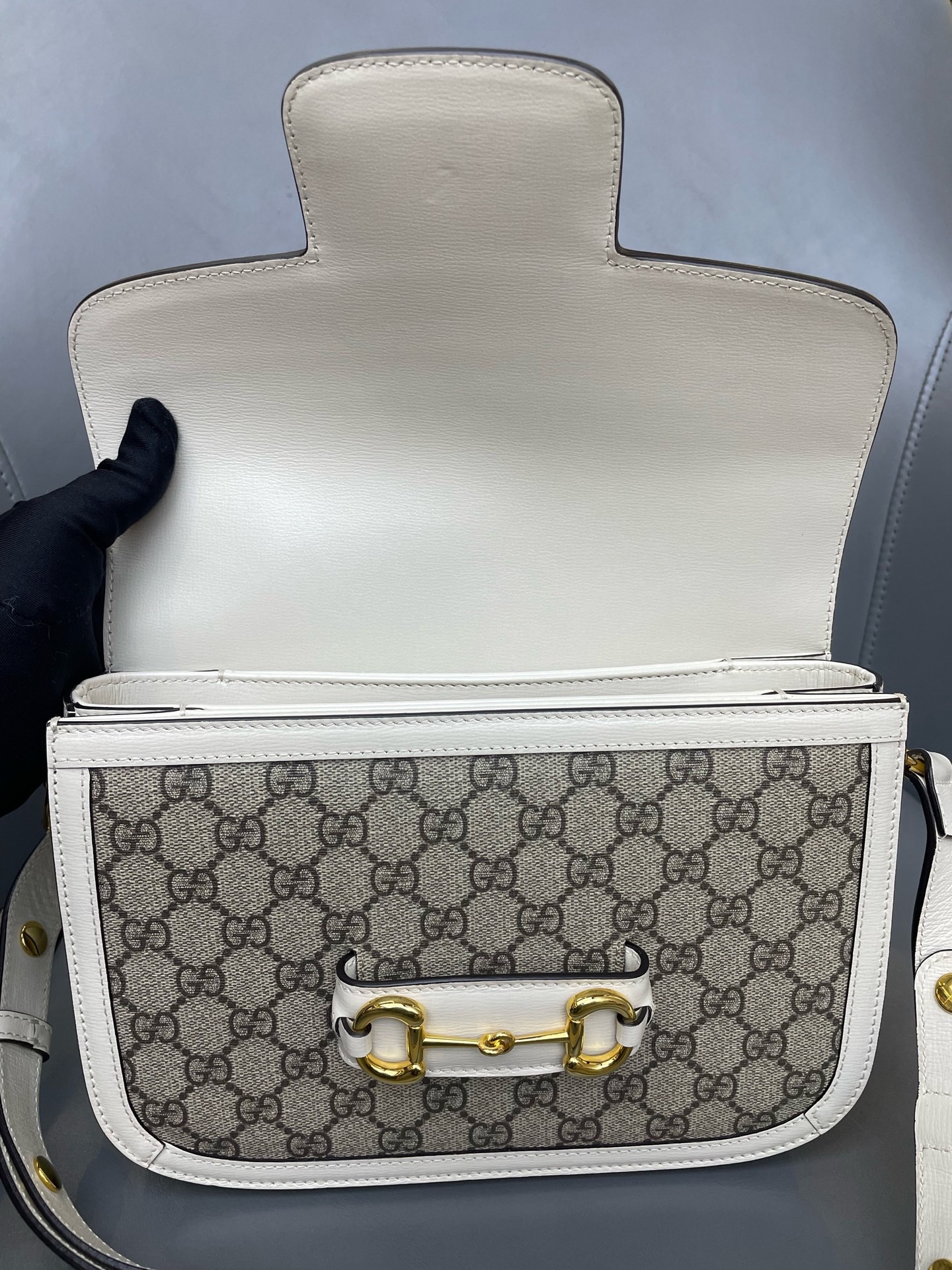 【預訂貨品】Gucci 1955 白色郵差包