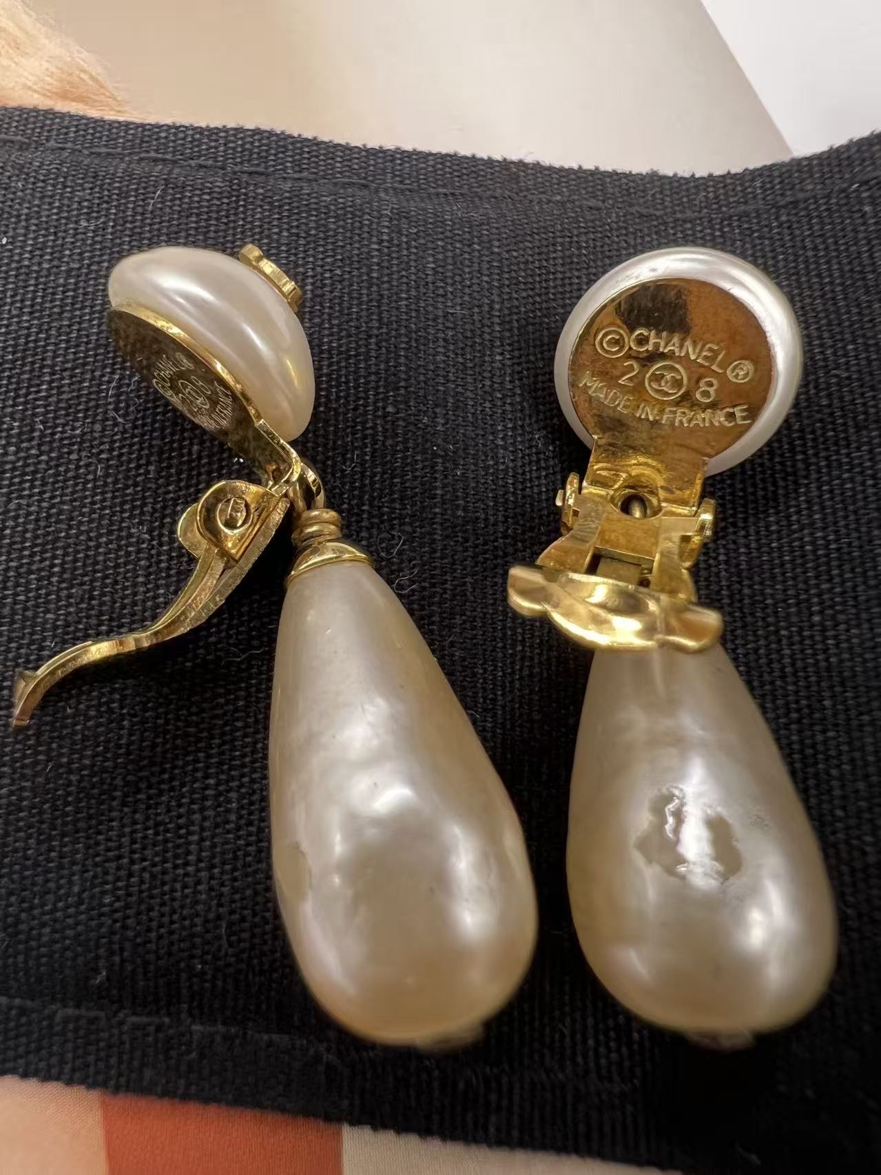 Chanel 優雅珍珠夾式耳環