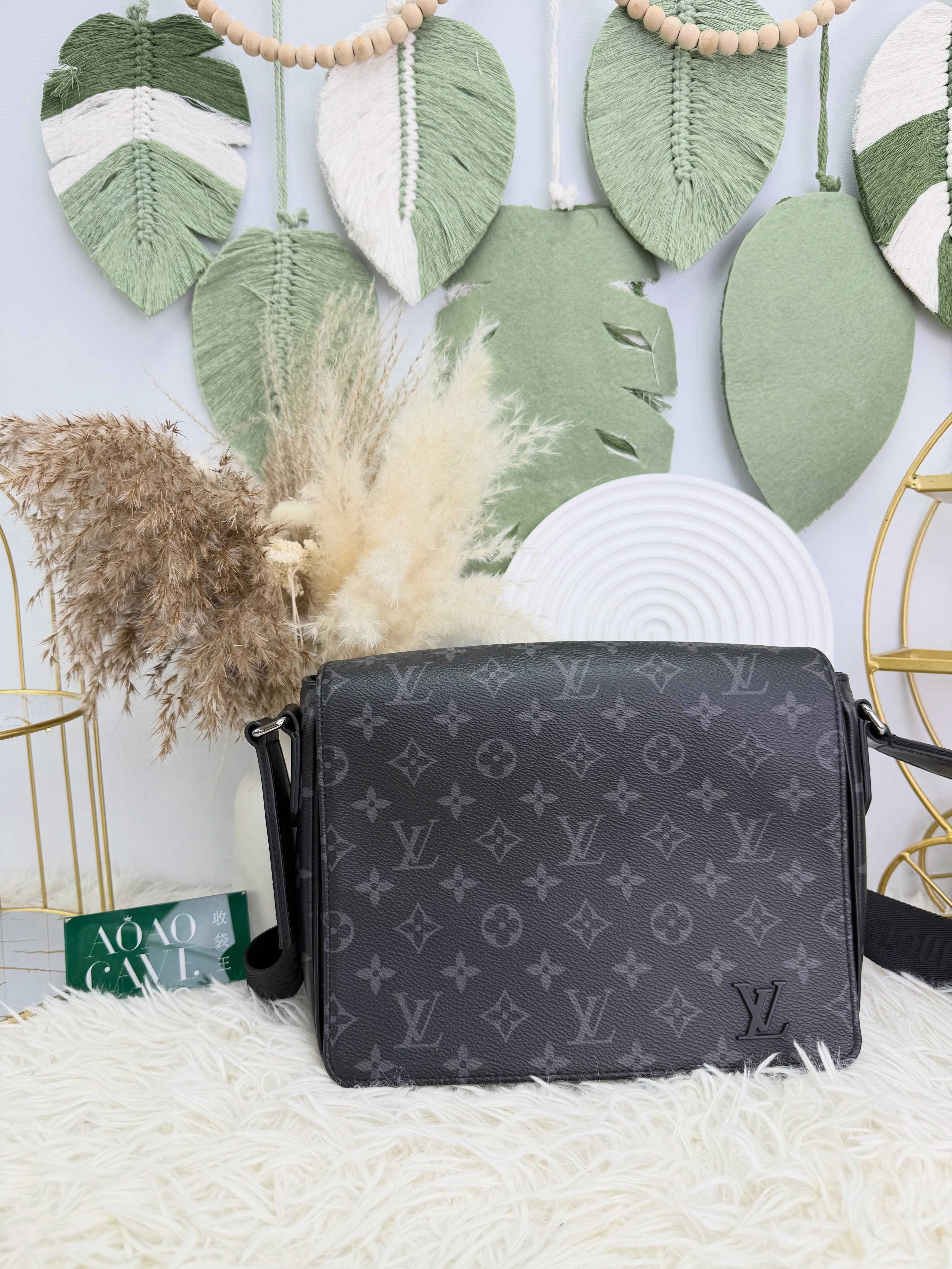 Lv👜 PRE OWNED 🛍️黑色 老花郵差包 pm size🖤