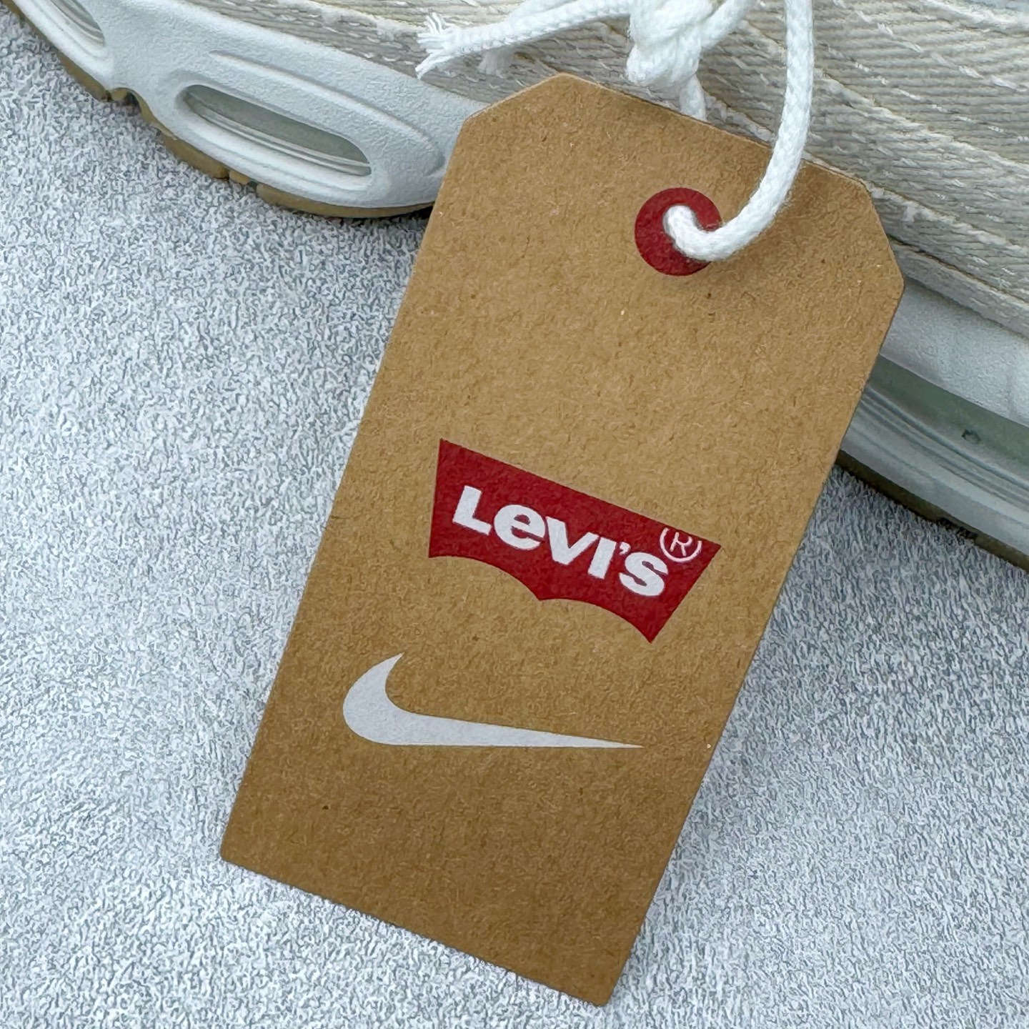 Nike Air Max 95 OG x Levi's HM4743-100 