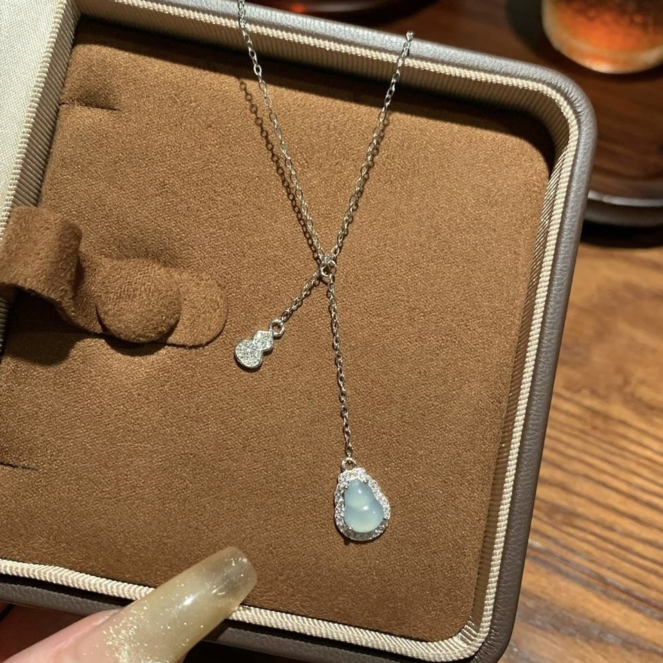 翡翠双葫芦设计款项链 