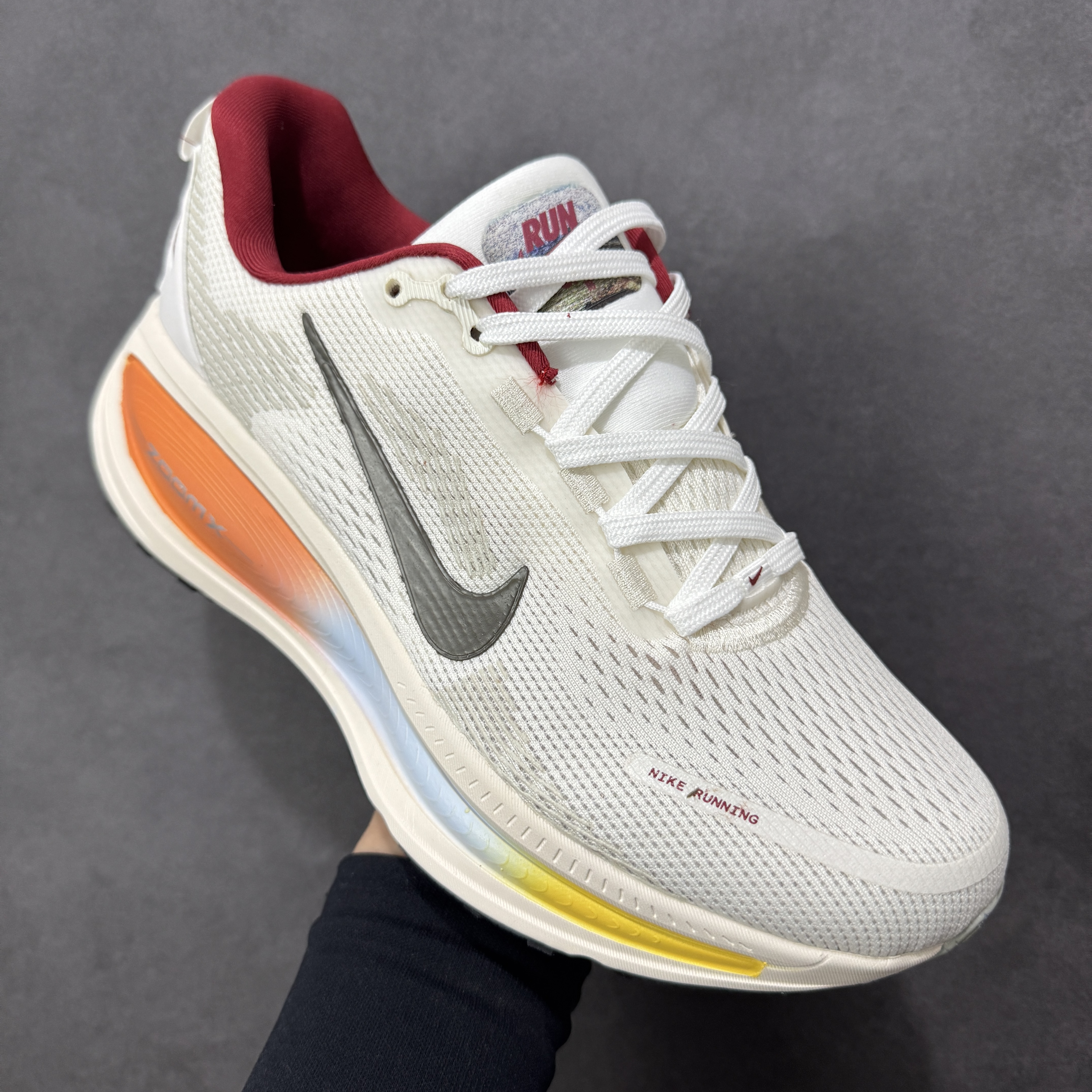 Nike Vomero 18Year of the Horse IQ1131-120