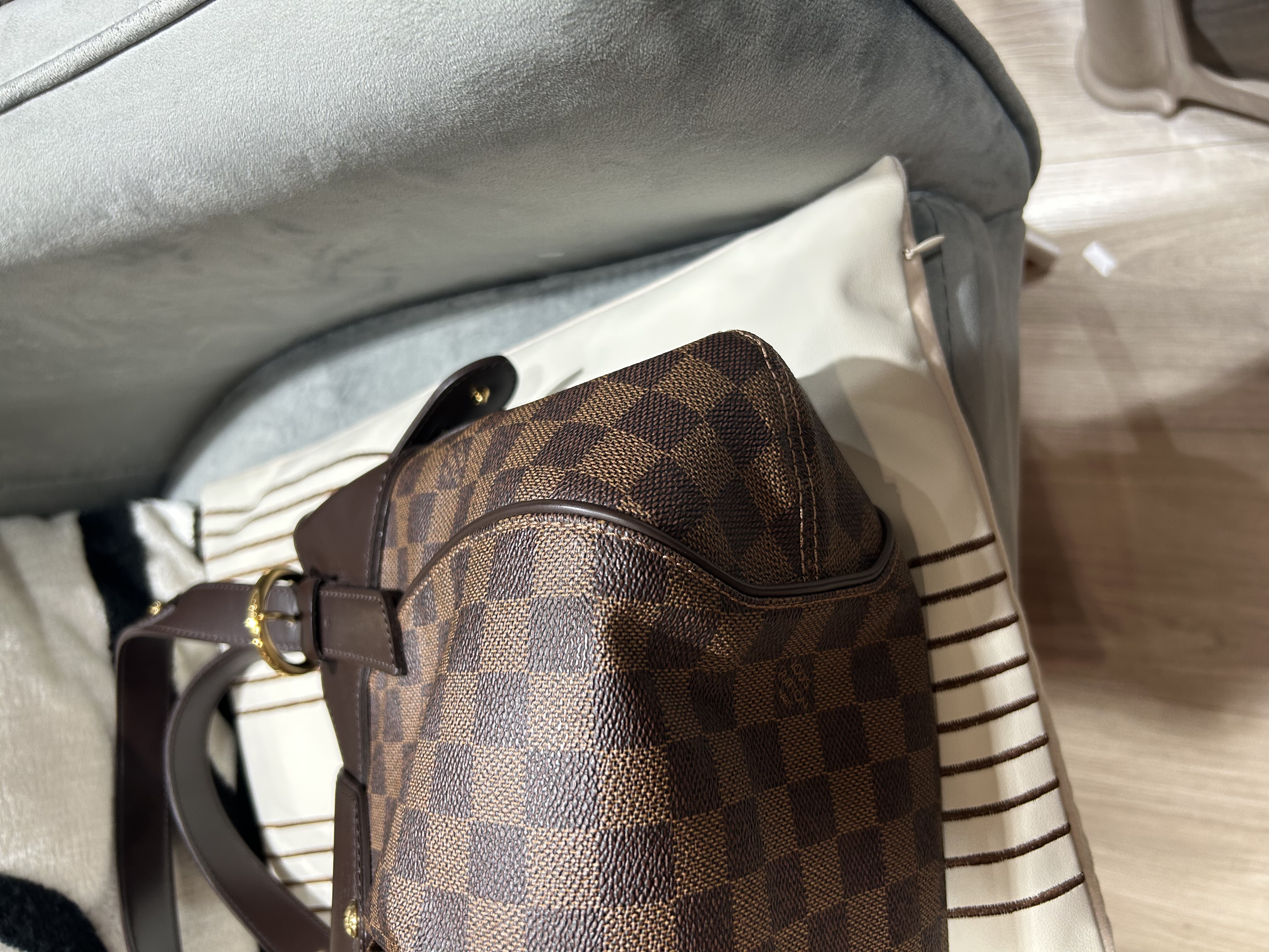 Lv sistina damier shoulder bag  100%Authentic ,98%new✅dust bag
