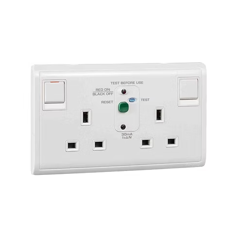 施耐德 Pieno 白 13A孖蘇有掣 連漏電保護插座