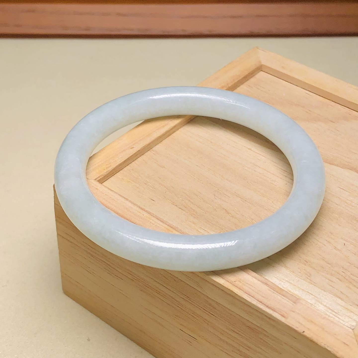 擺三橋蘋果綠圓鐲52.5mm