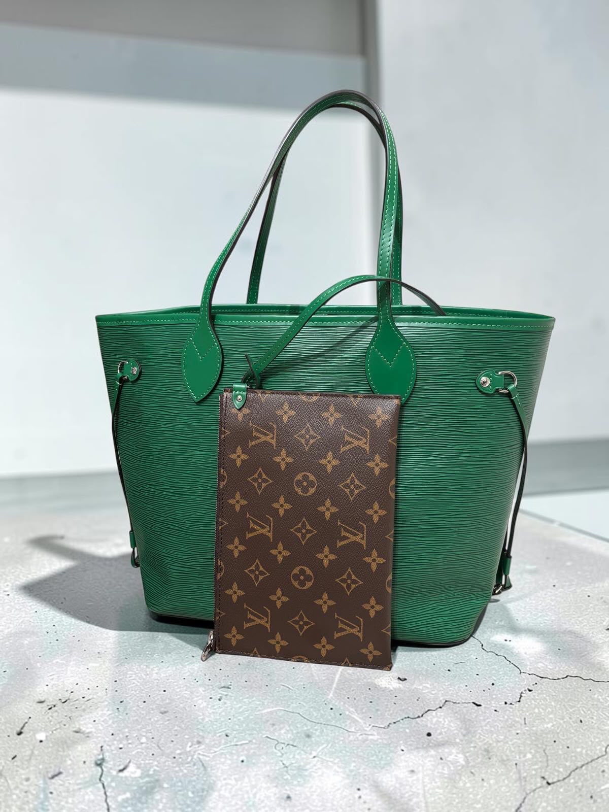 未使用品 Louis Vuitton LV Neverfull MM EPI Leather Tote bag 100%Authentic, Unused未使用品 ✅Pouch✅Dust bag
