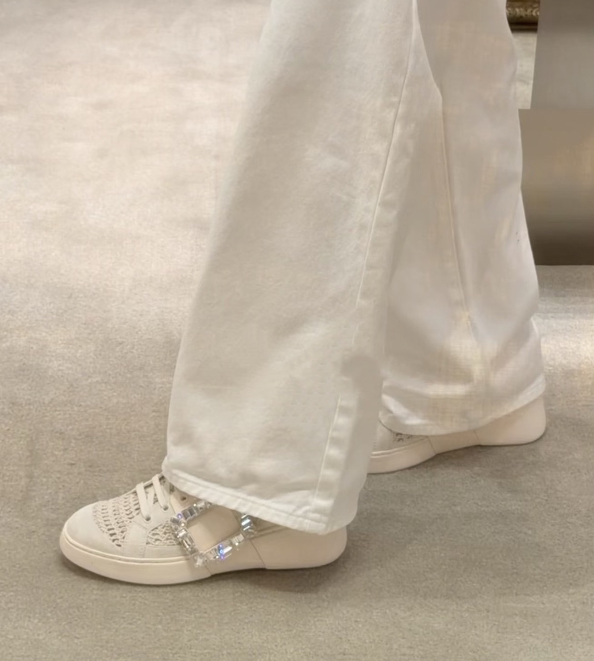 限時優惠✨新款🆕訂貨📮RV Viv’ skate 奶油白鑽扣Sneaker  Size 37/39/40/41