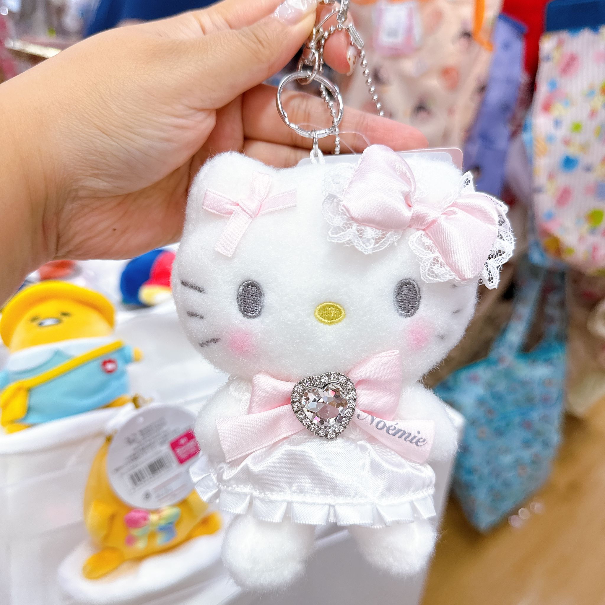 日本直送 noemia x Sanrio 限定版Hello Kitty公仔掛飾