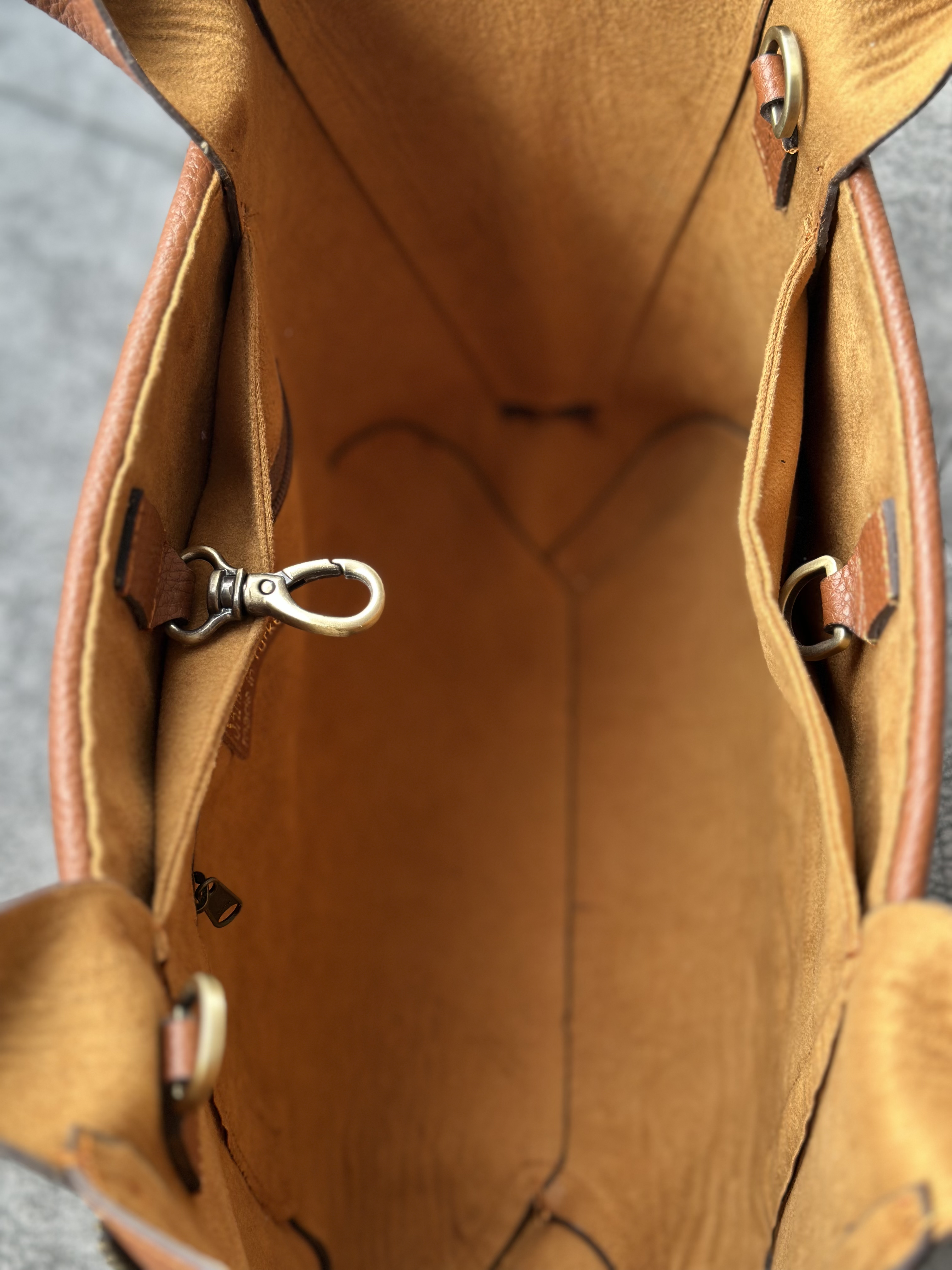 K14 土耳其真皮地氈手袋（啡色）