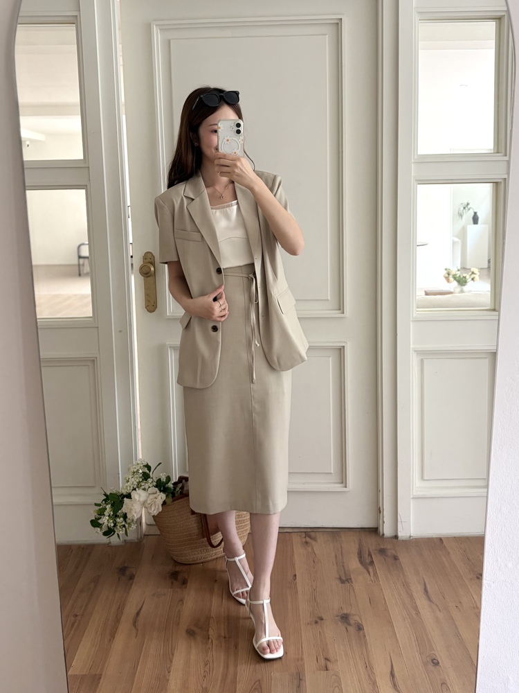 Sandstone Belted Skirt (Light Beige)