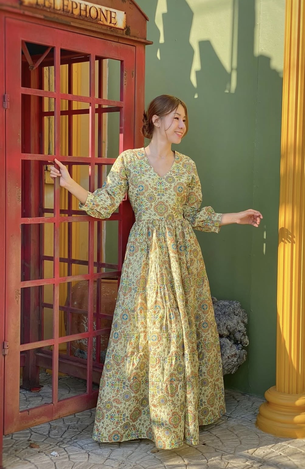 泰國名牌CHEVA - 粉黃色燙金印花連腰帶長版連身裙