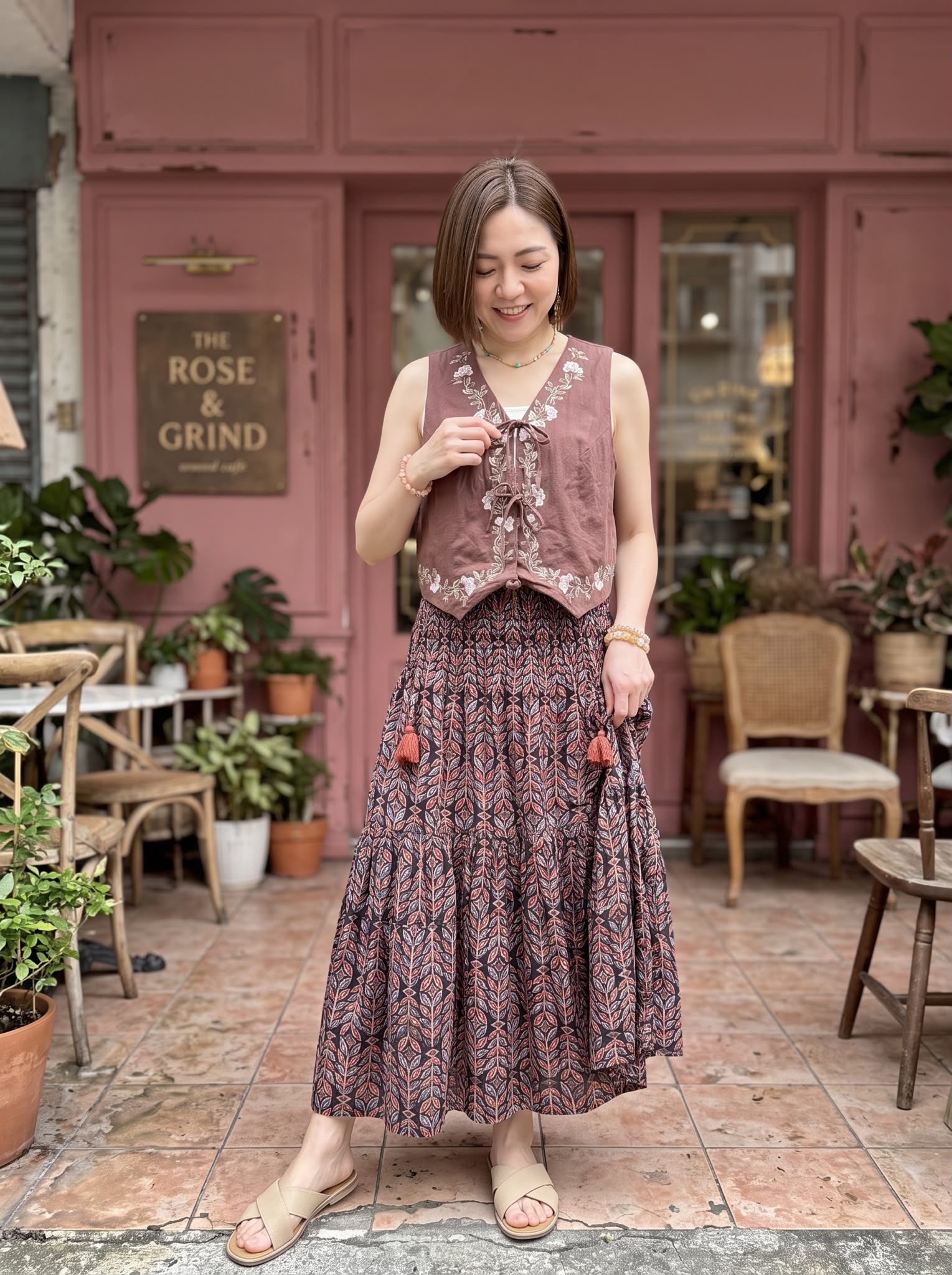 2894 Brown Flower Ribbon Vest