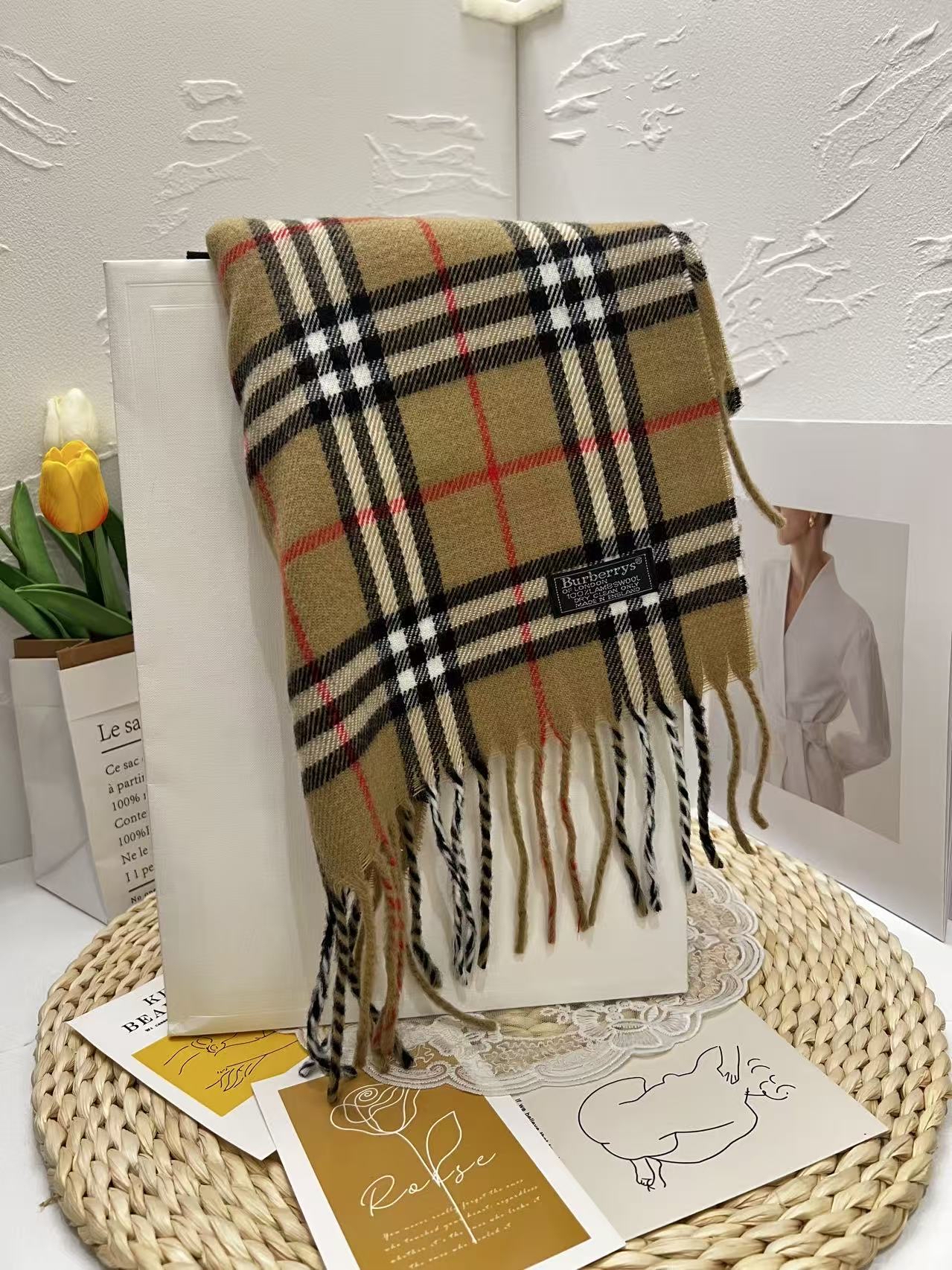 Burberry 經典格紋100%羊毛圍巾 