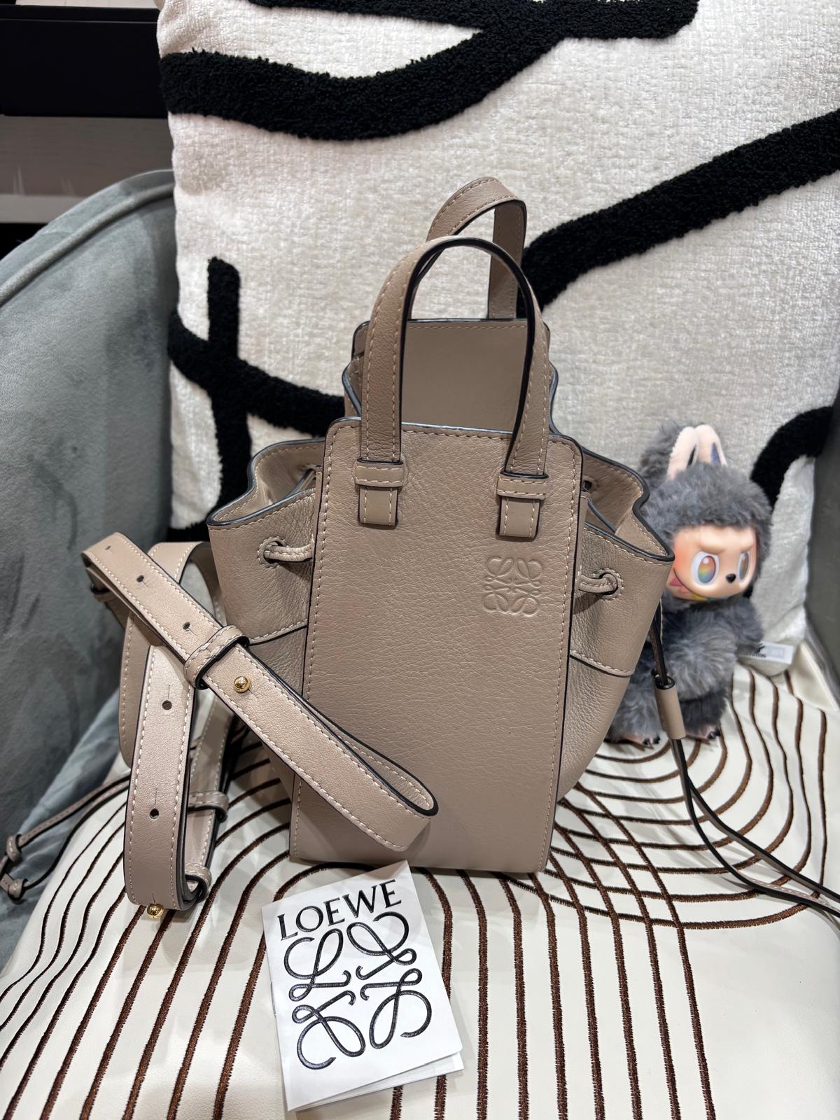 Loewe Mini Hammock Sand Crossbody Bag 100%Authentic, 98%New ✅Dust bag